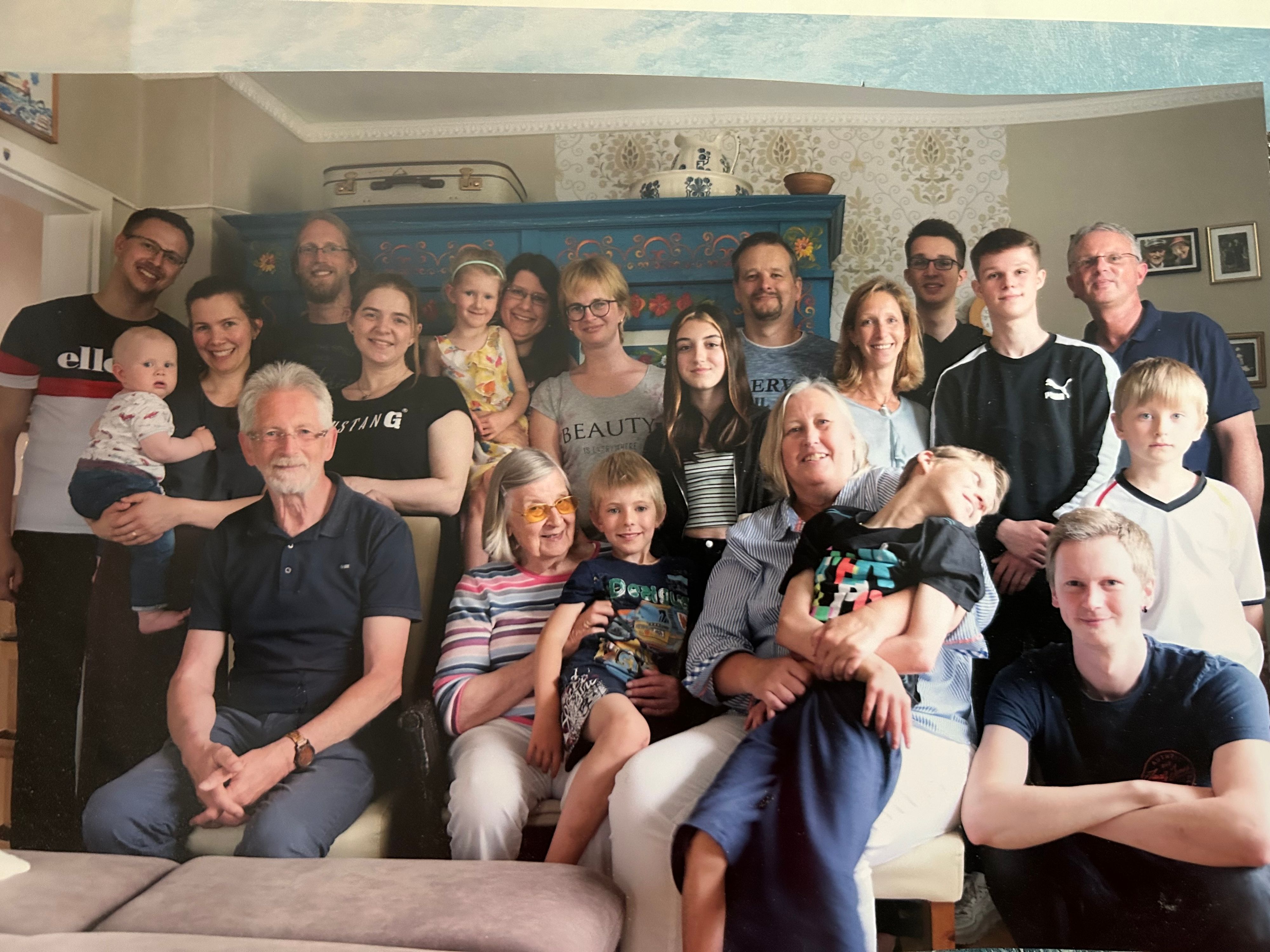 Magdalena Schalk adoptierte zwei Jungs, heute hat sie vier Enkelkinder und sechs Urenkelkinder.
