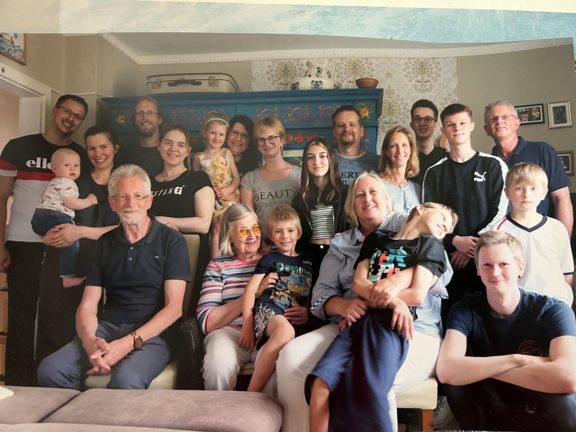 Magdalena Schalk adoptierte zwei Jungs, heute hat sie vier Enkelkinder und sechs Urenkelkinder.