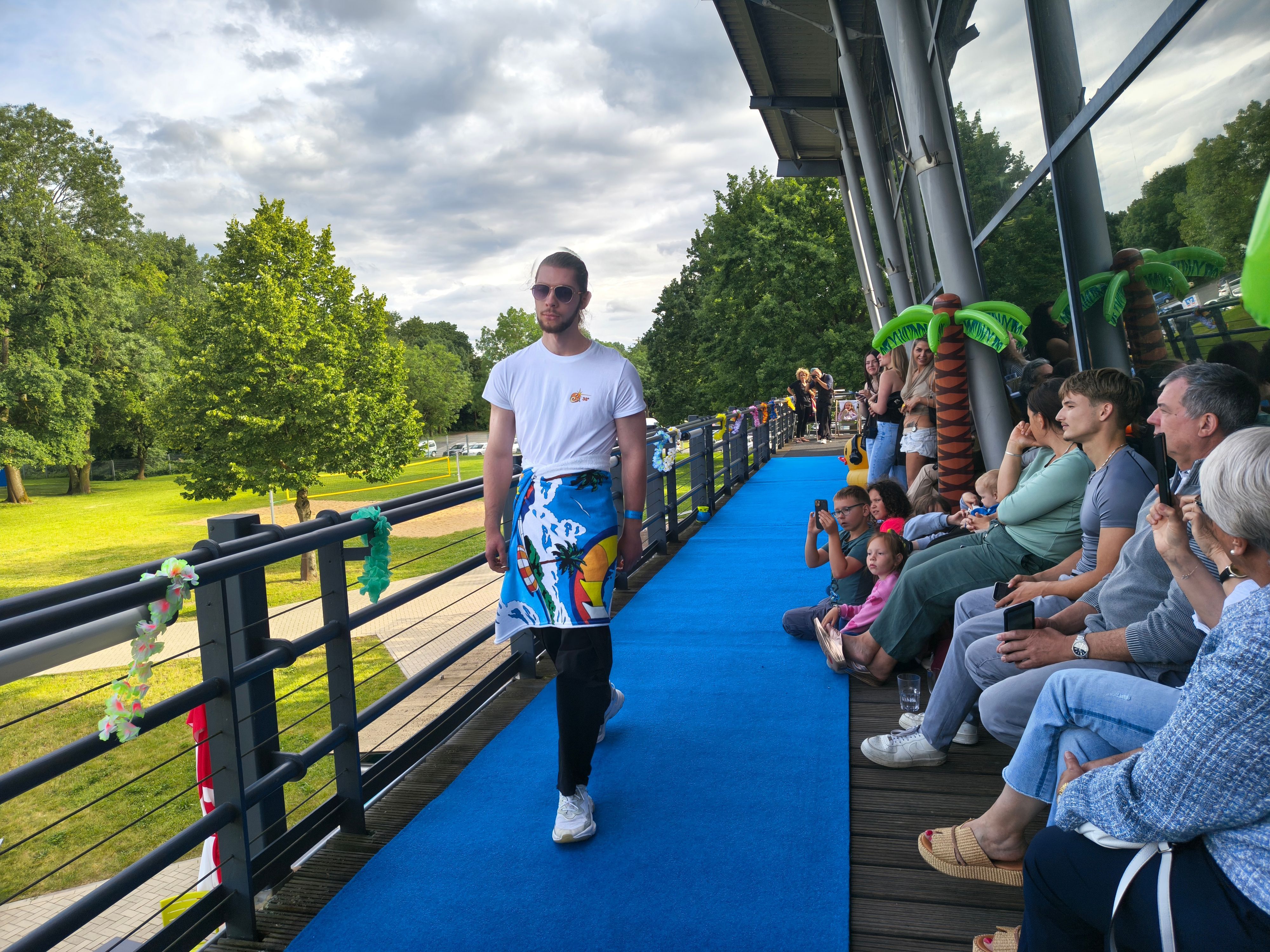 Tim Krügers Design überzeugte die Jury am meisten. Handtuch, Shirt und Beutel gibt es demnächst im Aggua zu kaufen.