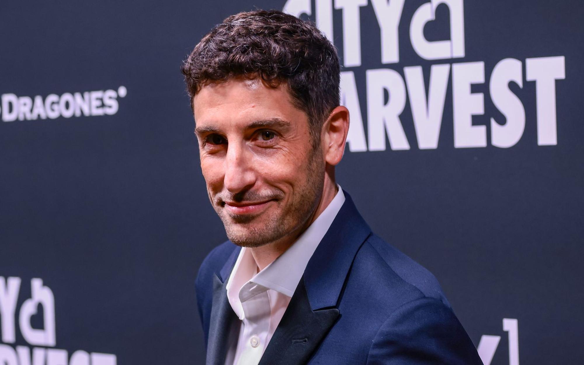 Zuletzt war Jason Biggs in einer Hauptrolle der Netflix-Weihnachtskomödie „Best. Christmas. Ever!“ zu sehen. (Bild: Dimitrios Kambouris/Getty Images for City Harvest)