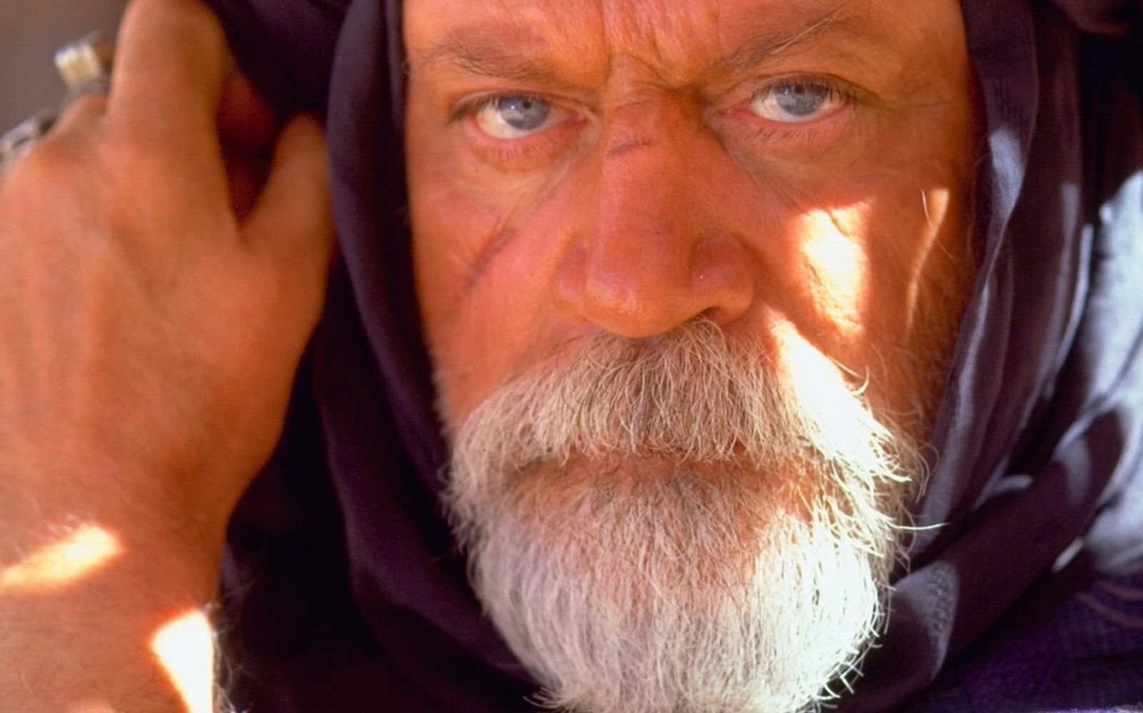 Imperator Marcus Aurelius (Richard Harris) weiß um die Führungsqualitäten seines Feldherrn. Deshalb soll er seine Nachfolge antreten. (Bild: Universal Pictures)