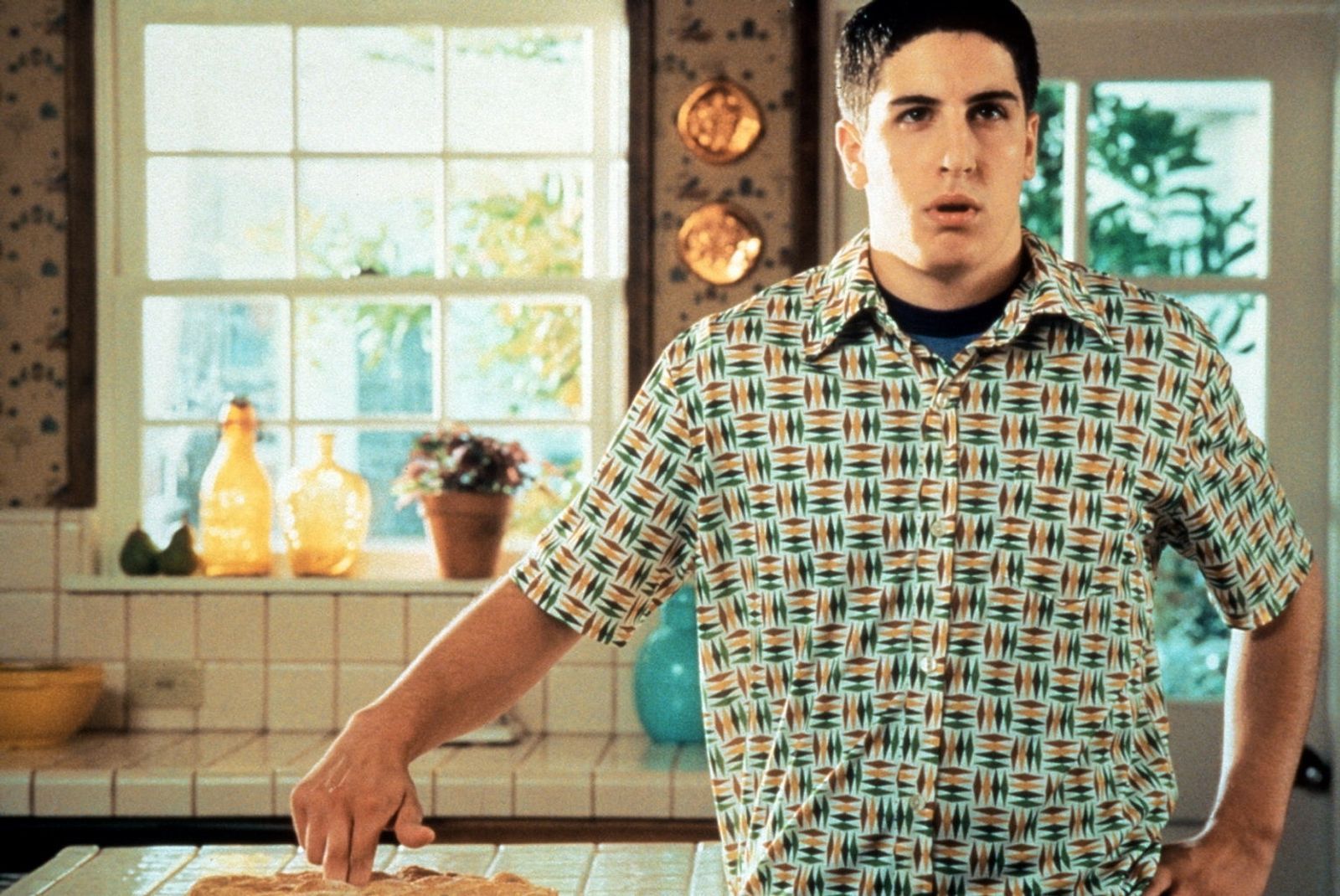 Unvergessen bleibt die legendäre Szene, in der der unbeholfene Jim Levenstein (Jason Biggs) seine körperlichen Bedrüfnisse mithilfe eines Apfelkuchens stillt. (Bild: Universal Pictures)