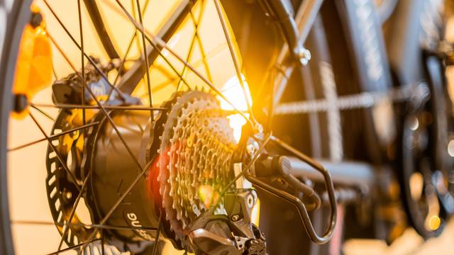 E-Bike Hinterrad mit Motor und Schaltung