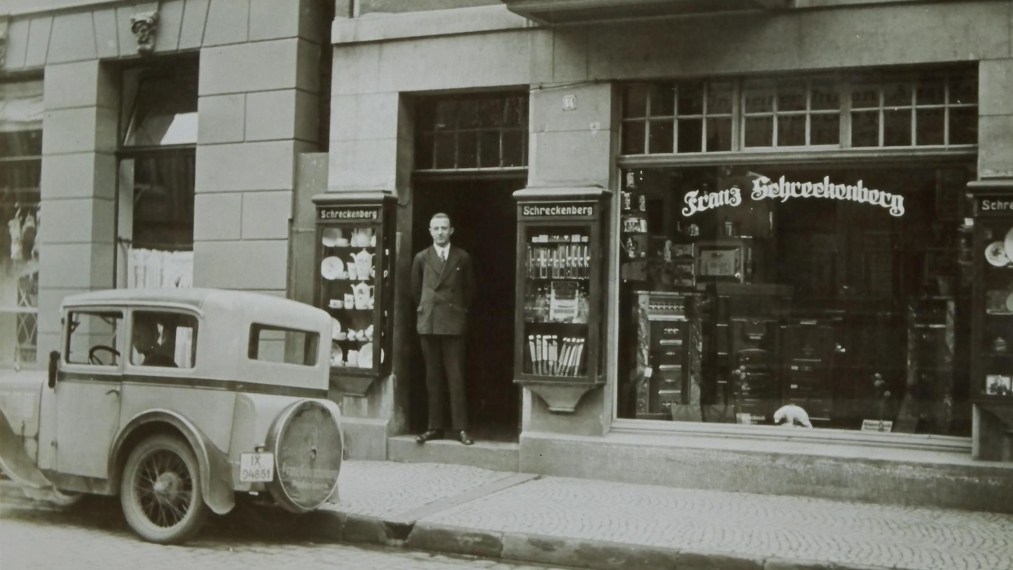 Historisches Foto eines Haushaltswarengeschäftes