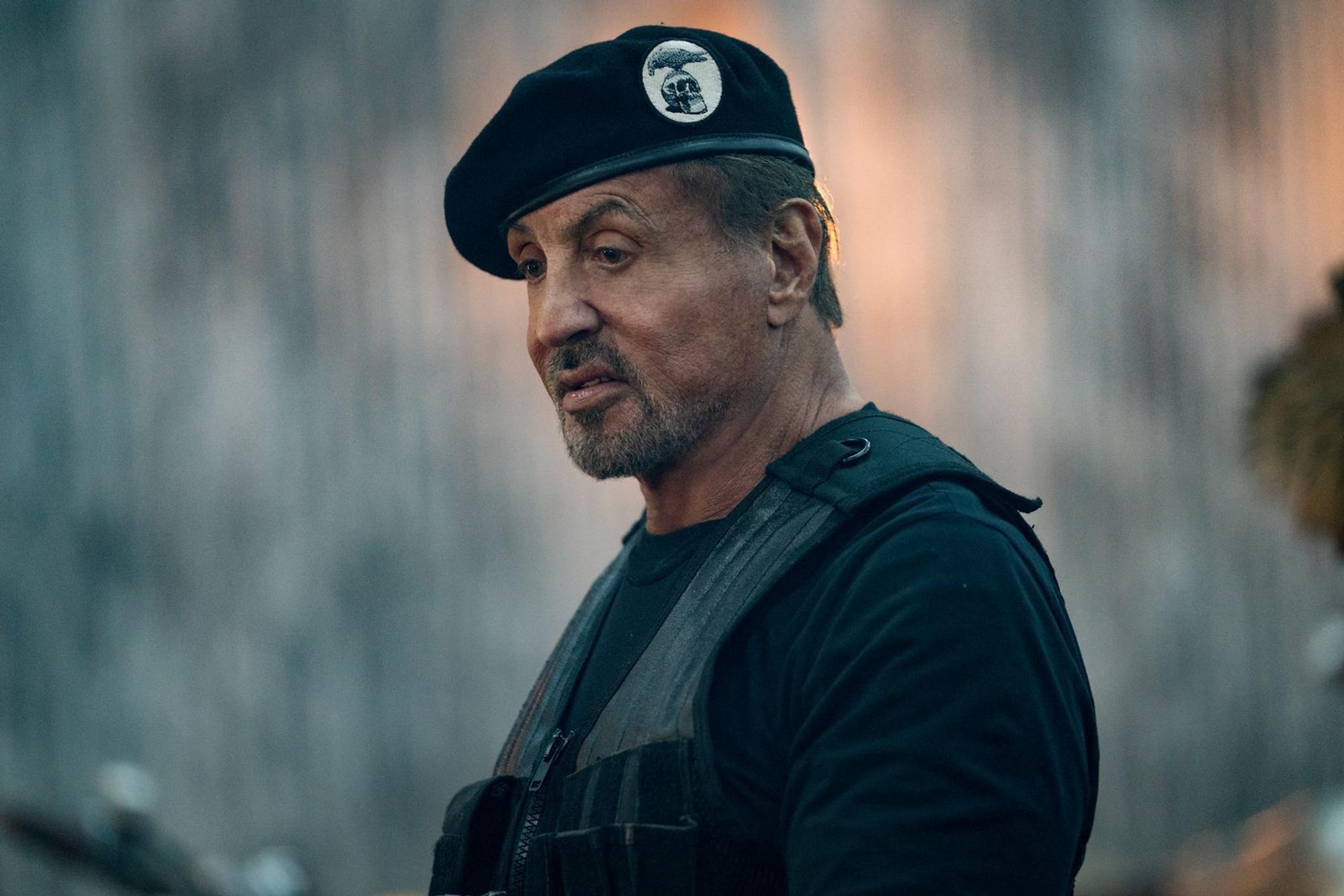 Kann er die Reihe retten? Sylvester Stallone soll bereits an einem weiteren „Expendables“-Projekt arbeiten. (Bild: Leonine / EX4 Productions, Inc. 2022)