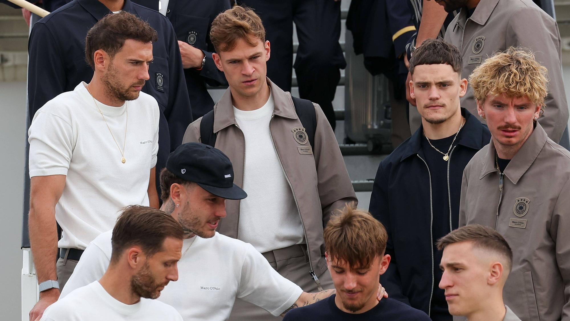 Die deutsche Männer-Nationalmannschaft beim offiziellen Abflug nach Nordamerika am Flughafen Frankfurt vor Beginn der FIFA Fußball-Weltmeisterschaft 2026.