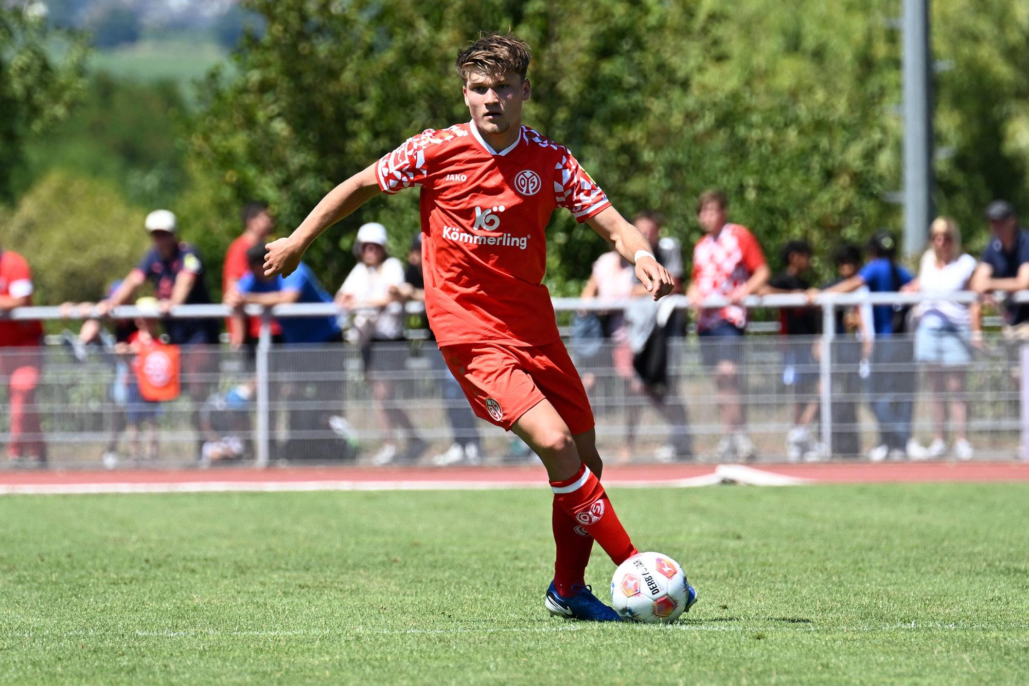 05.07.2025, xsvx, Fussball Testspiel, SpVgg Ingelheim - FSV Mainz 05 v.l. Jason Amann FSV Mainz 05 Freisteller DFL/DFB REGULATIONS PROHIBIT ANY USE OF PHOTOGRAPHS as IMAGE SEQUENCES and/or QUASI-VIDEO Ingelheim *** 05 07 2025, xsvx, Soccer Test Match, SpVgg Ingelheim FSV Mainz 05 v l Jason Amann FSV Mainz 05 Freisteller DFL DFB REGULATIONS PROHIBIT ANY USE OF PHOTOGRAPHS as IMAGE SEQUENCES and or QUASI VIDEO Ingelheim