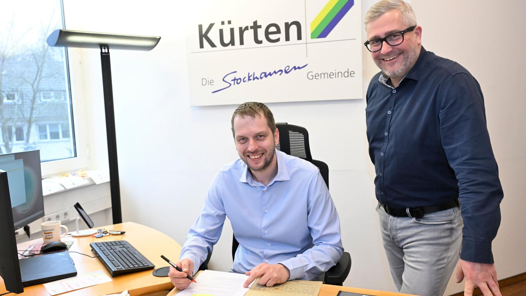 Mario Bredow mit Sven Schmidt