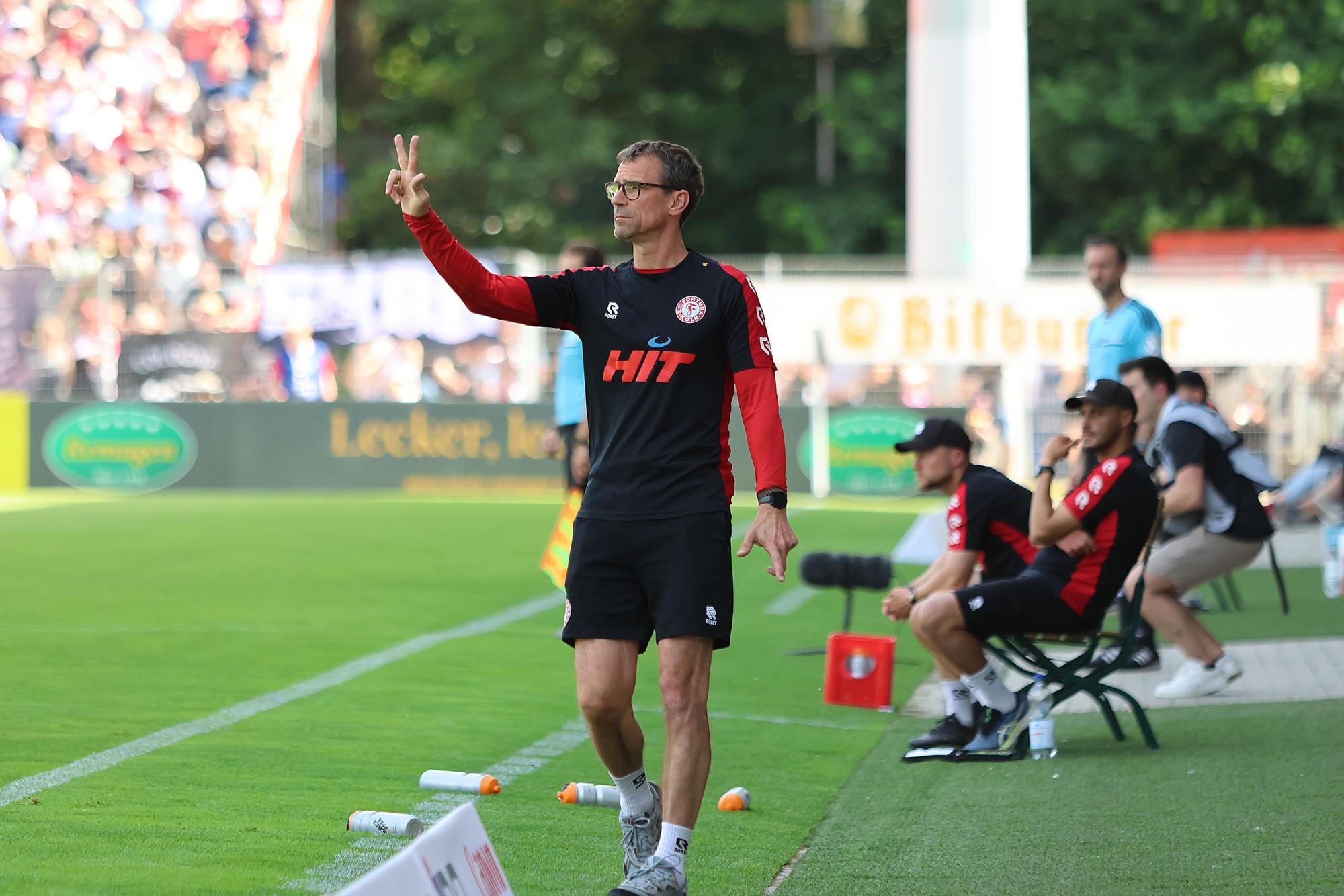 Bitburger Pokalfinale Mittelrhein: SC Fortuna Koeln - Viktoria Koeln ** NUR FÜR REDAKTIONELLE ZWECKE ** EDITORIAL USE ONLY **Fussball Bitburger Pokalfinale Mittelrhein Samstag 23.05.2026 Ort: Sportpark Hoehenberg Koeln SC Fortuna Koeln - Viktoria Koeln Im Bild Matthias Mink (Trainer SC Fortuna Koeln) Deutschland Köln Copyright: StefanxRittershaus *** Bitburger Pokalfinale Mittelrhein SC Fortuna Koeln Viktoria Koeln FOR EDITORIAL PURPOSES ONLY p Soccer Bitburger Pokalfinale Mittelrhein Saturday 23 05 2026 Location Sportpark Hoehenberg Koeln SC Fortuna Koeln Viktoria Koeln In the picture Matthias Mink Coach SC Fortuna Koeln Germany Cologne Copyright StefanxRittershaus Copyright: StefanxRittershaus doc85z4s247e211lsci2joc ,EDITORIAL USE ONLY