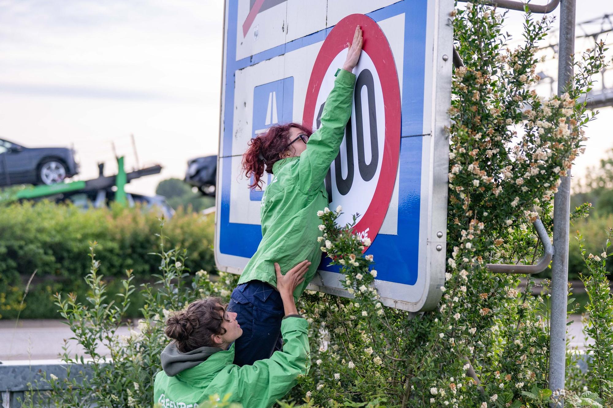 Greenpeace-Aktion für Tempolimit auf Autobahnen