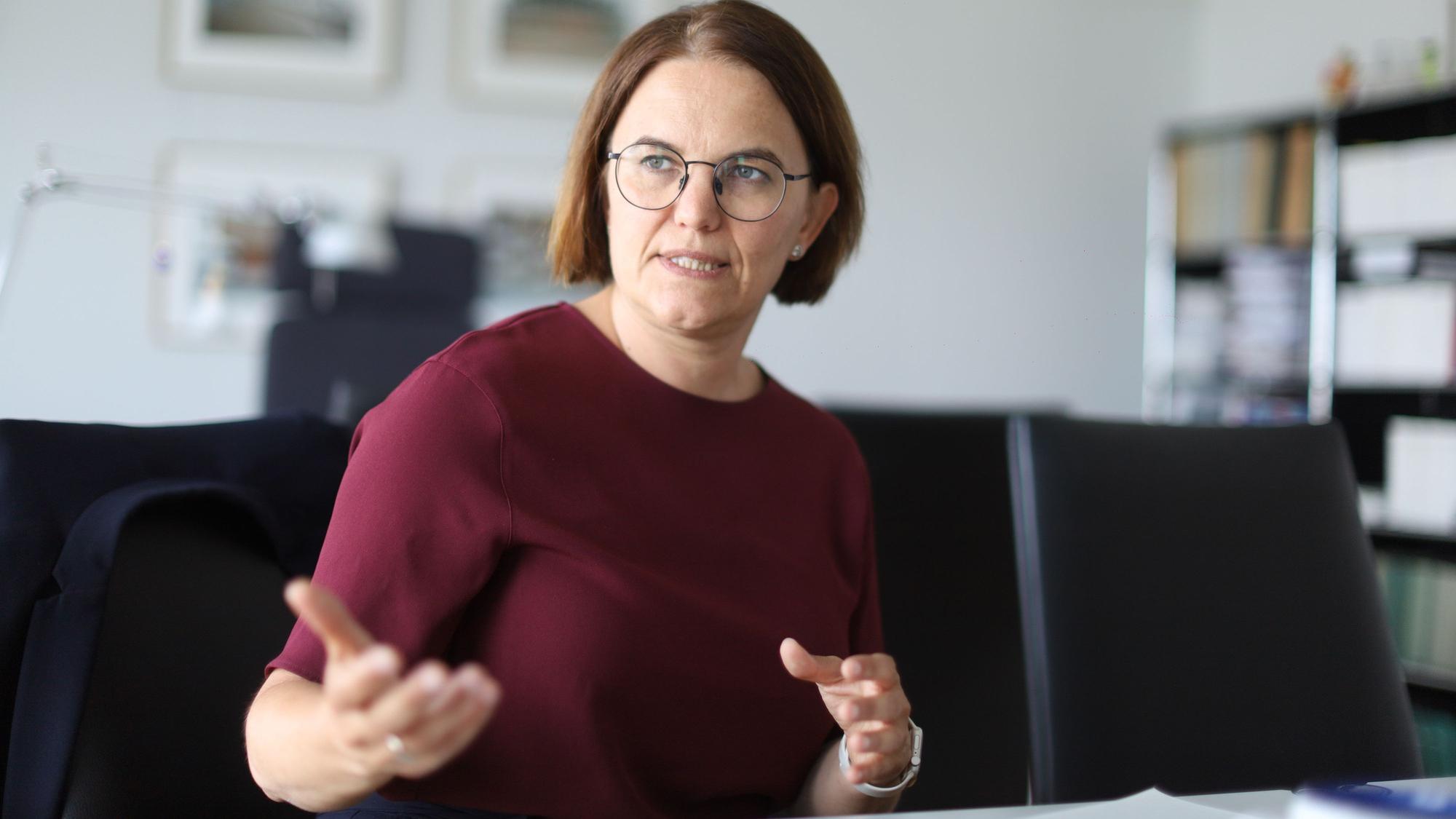 Dörte Diemert, Stadtkämmerin und Stadtdezernentin für Finanzen und Recht im Interview.