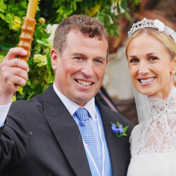 Harriet Sperling und Peter Phillips verlassen ihre Hochzeitsfeier in der All Saints Church in Kemble, Gloucestershire.