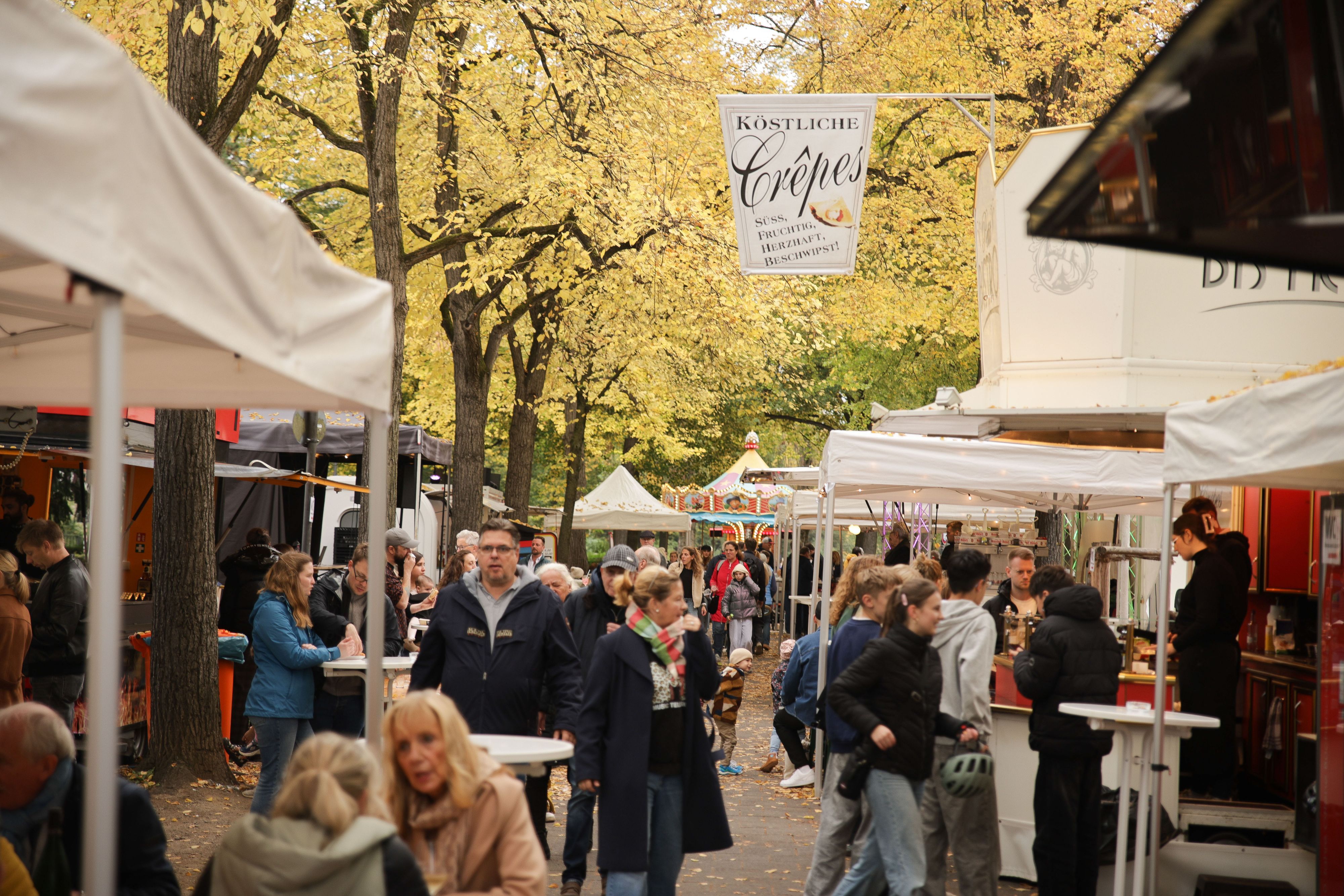 Lindenthaler Fest im Herbst auf dem Karl-Schwering-Platz. (Archivbild)