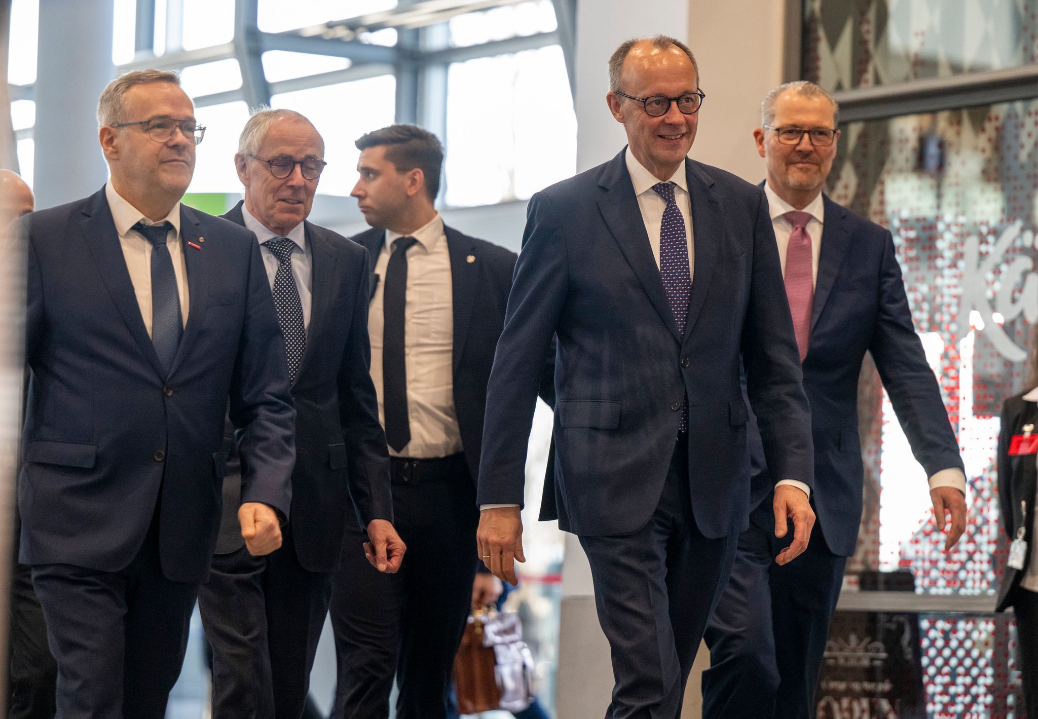 Spitzenverbände der Wirtschaft mit Merz