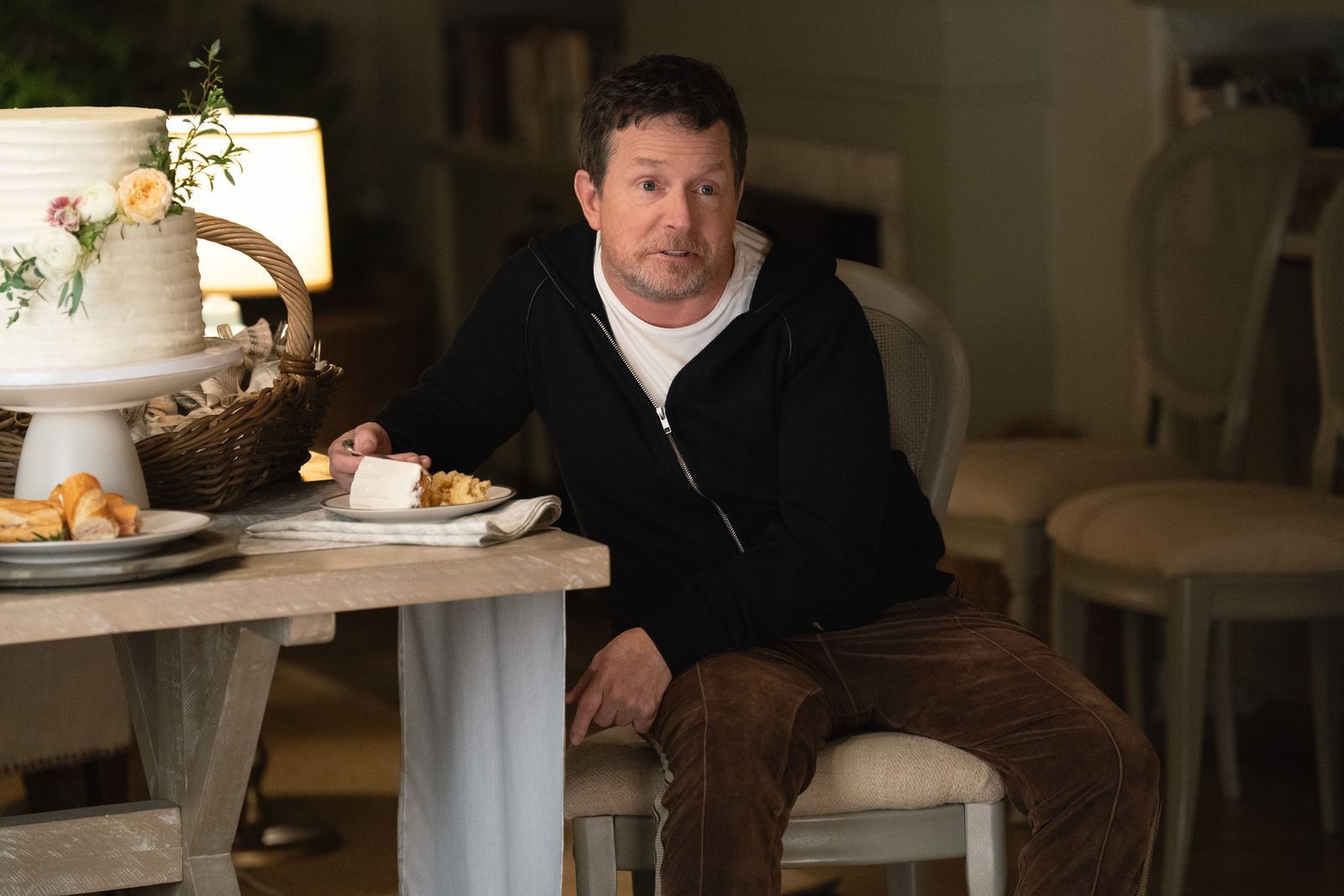 In der Apple-Dramedy „Shrinking“ wagte sich Michael J. Fox seit langem wieder vor die Kamera. (Bild: Apple)