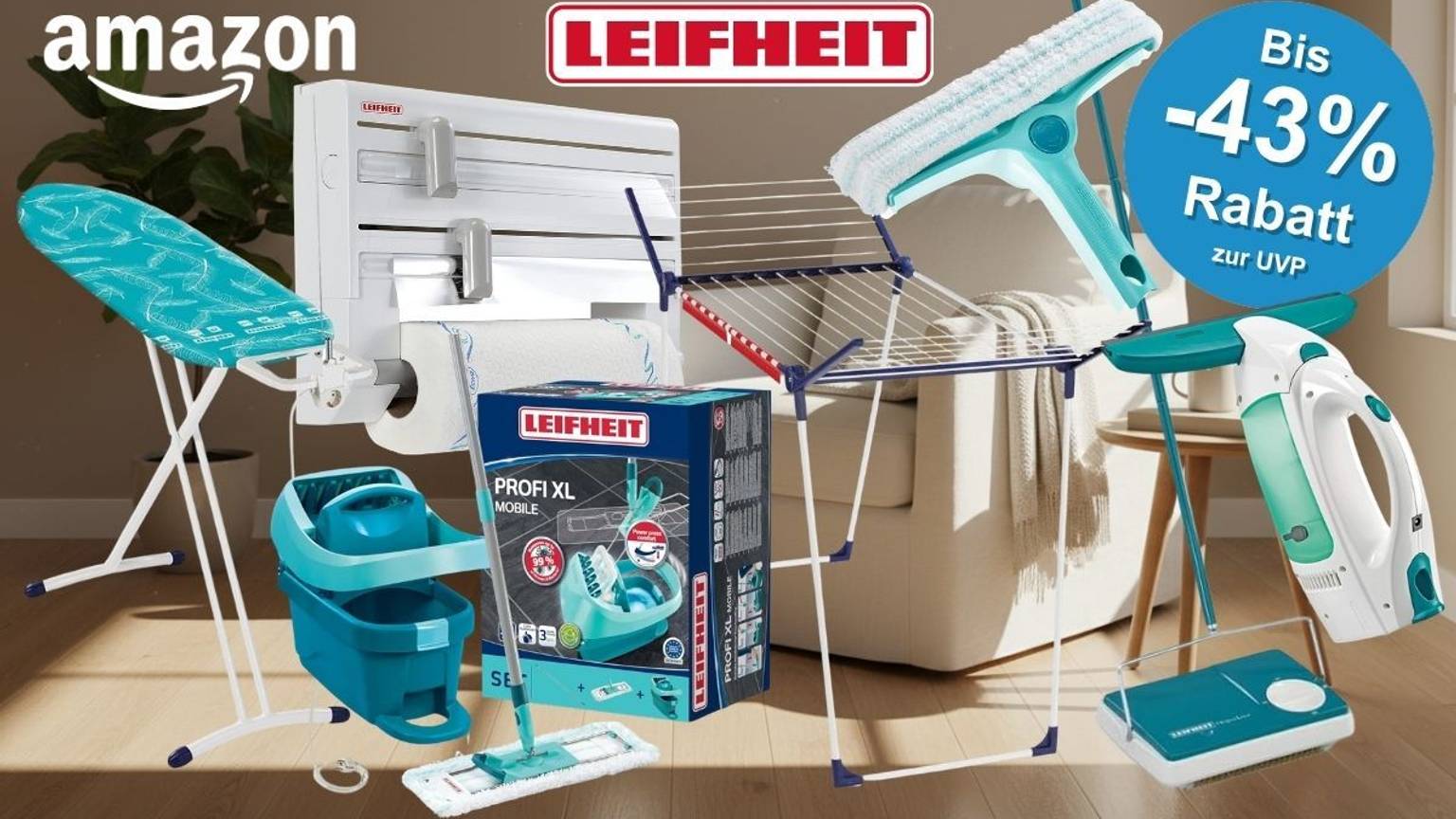 Produktcollage mit mehreren Leifheit-Haushaltsprodukten vor warmem Wohnzimmerhintergrund, darunter ein Bügelbrett, ein Wandrollenhalter mit Küchenrolle, ein Bodenwischer-Set Profi XL Mobile mit Eimer, ein Wäscheständer mit Handtuch, ein Fensterabzieher sowie ein Fenstersauger. Im Hintergrund eine helle Couch und eine Zimmerpflanze.