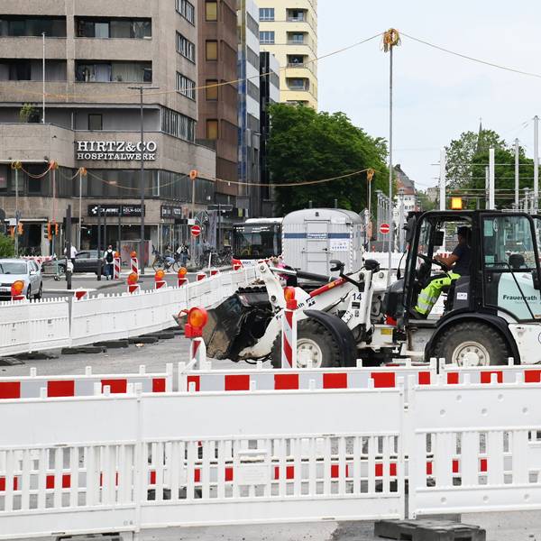Die Stadt Köln hat das Baufeld auf der Bonner Straße aufwendig nach Weltkriegsbomben absuchen lassen.