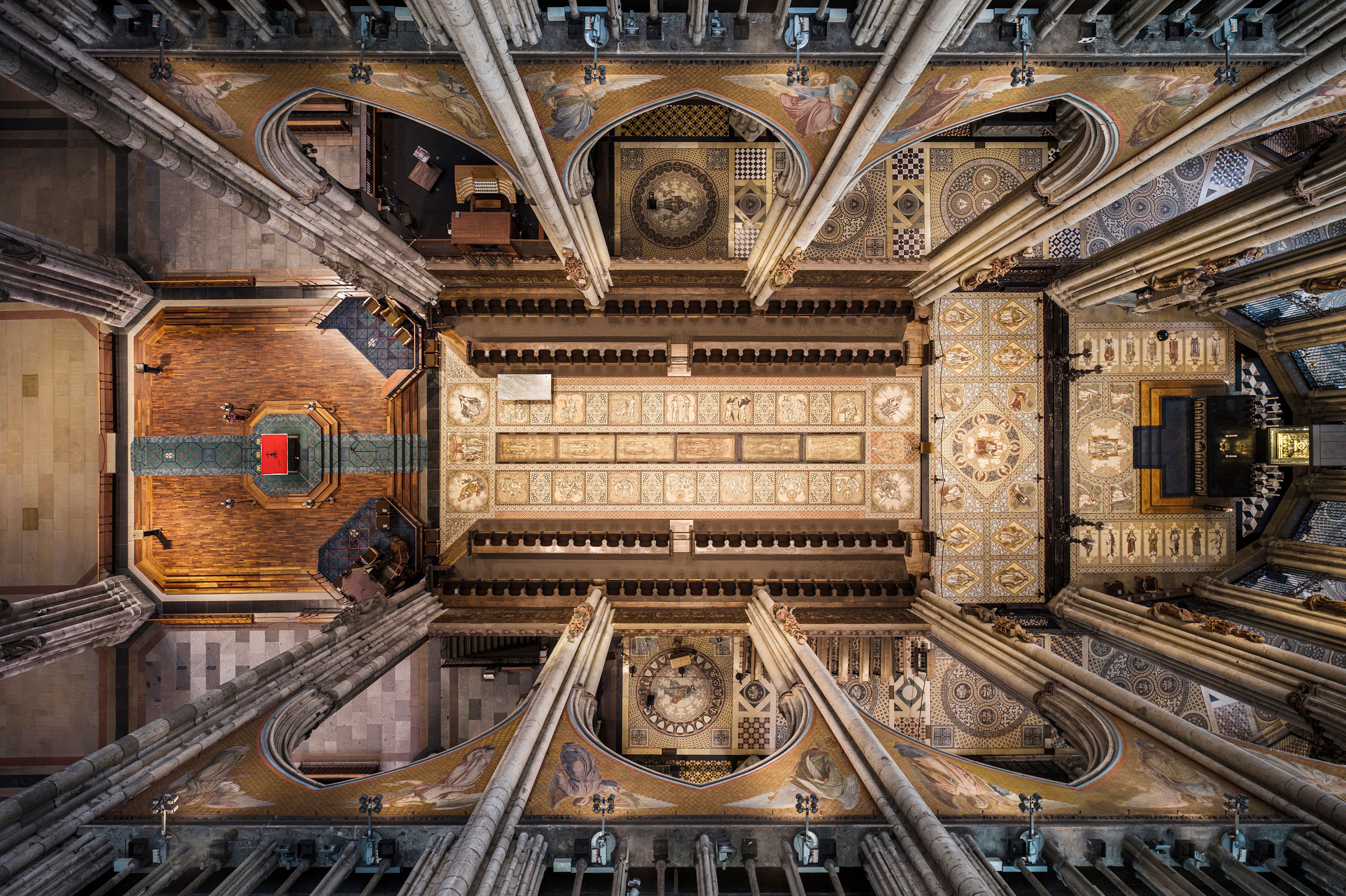 Fotograf-H-G-Esch-So-sieht-sonst-nur-Gott-den-K-lner-Dom