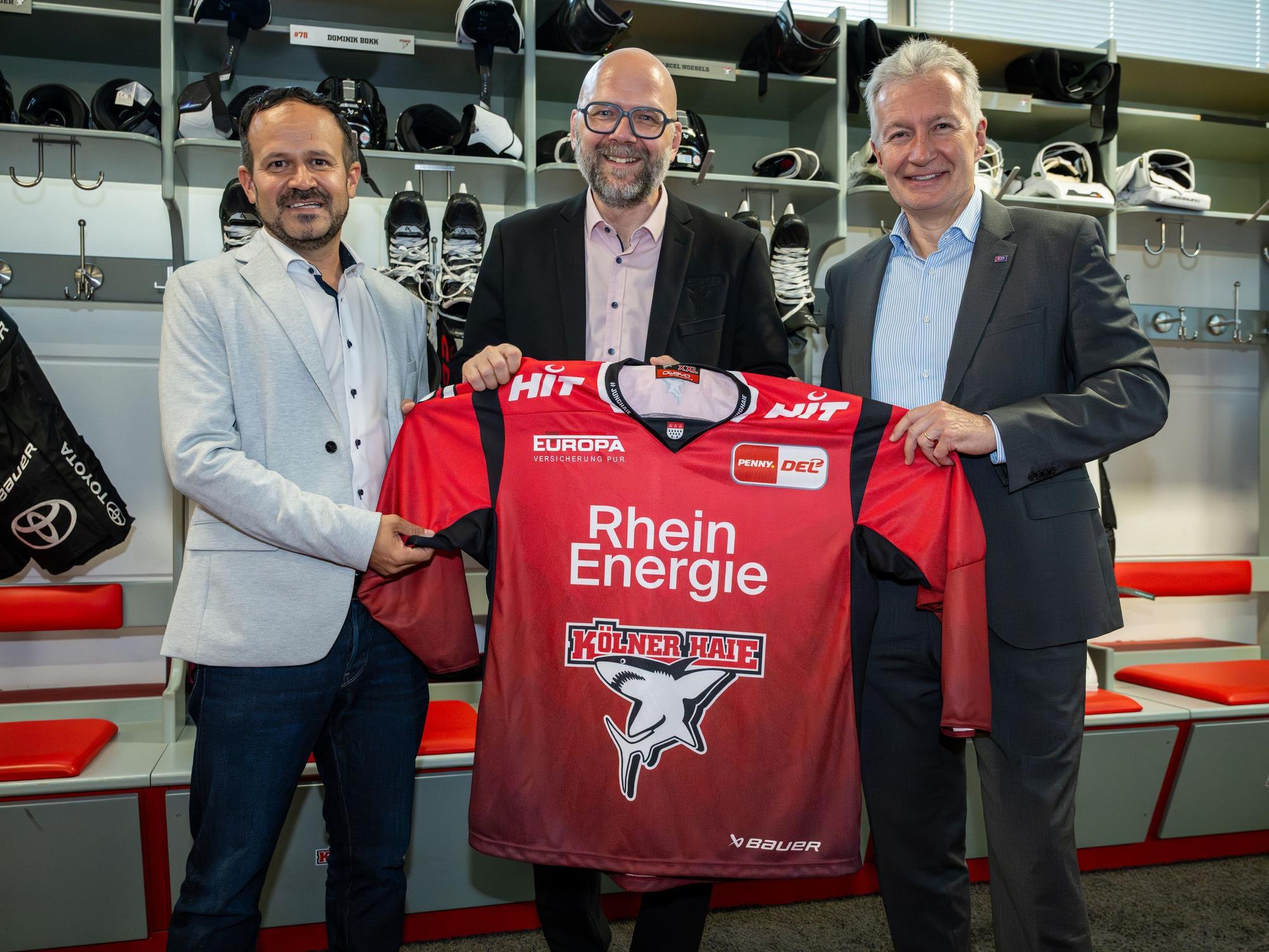 Das neue Trikot der Kölner Haie mit neuem Hauptsponsor EUROPA darauf.
