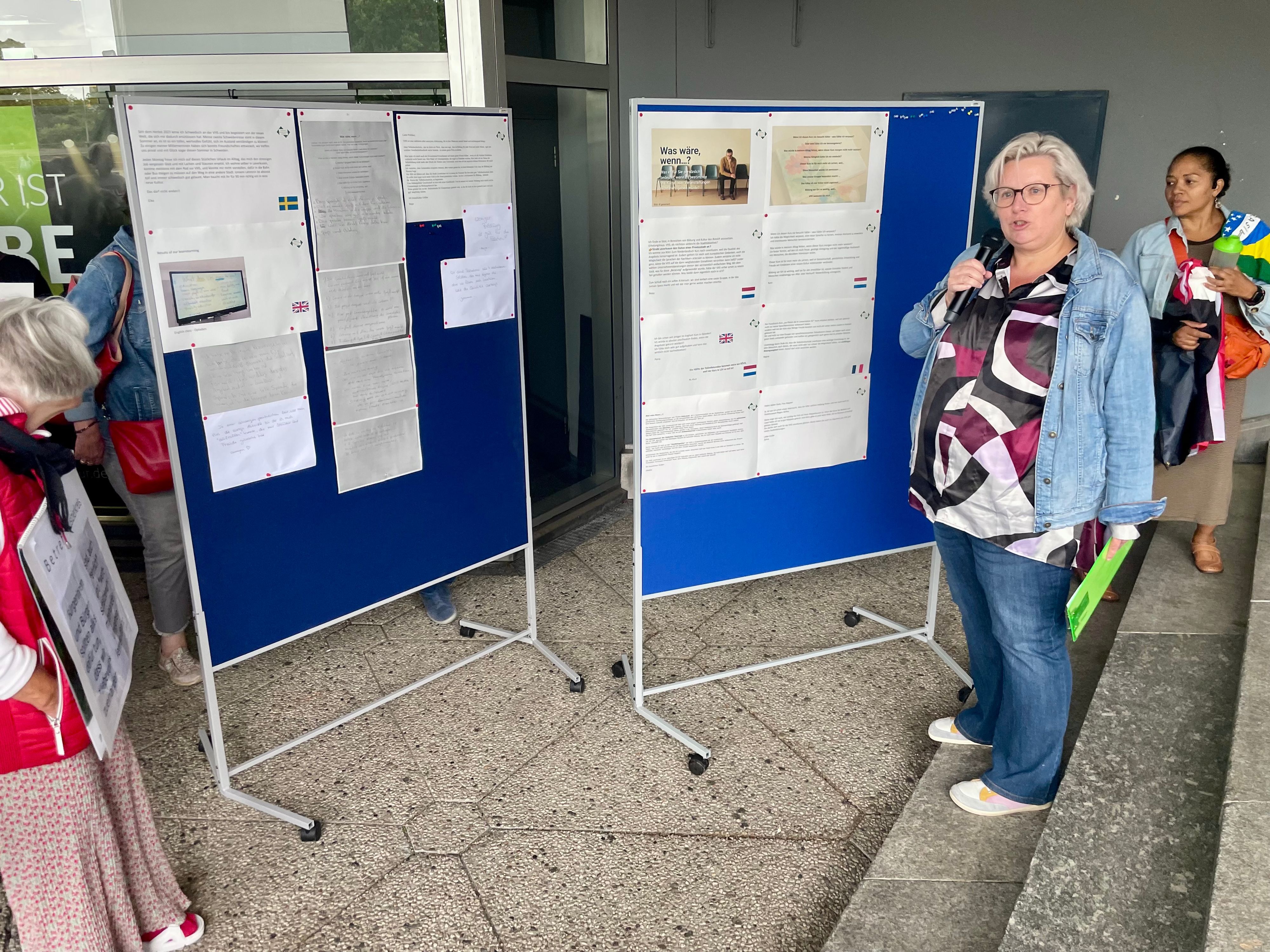 Kerstin Elias, die erste Vorsitzende des VHS-Fördervereins, machte deutlich, dass mit Stellenkürzungen auch das Angebot drastisch reduziert werden müsste.