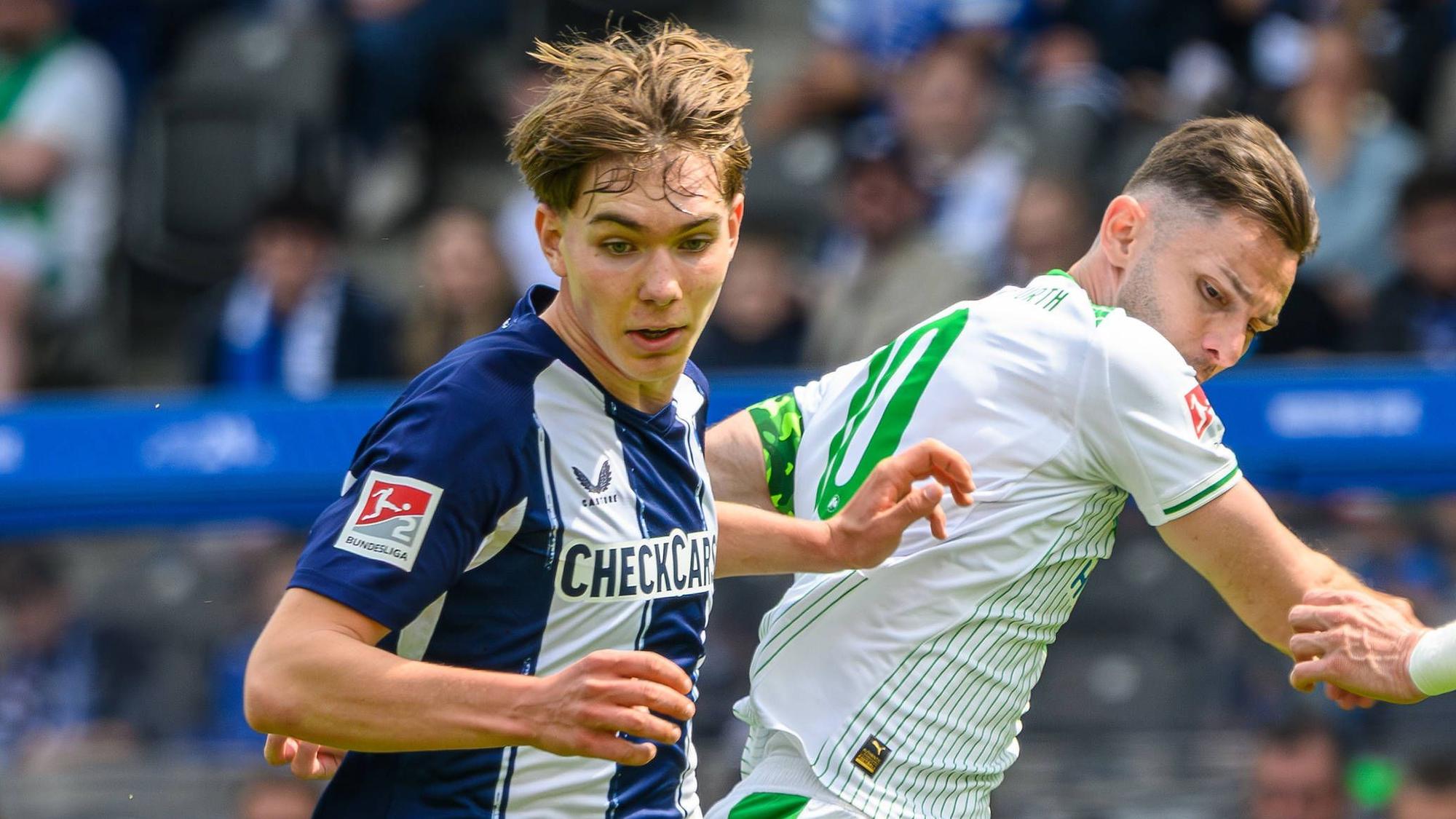 Kennet Eichhorn mit Herha BSC im Zweitligaduell mit Greuther Fürth.