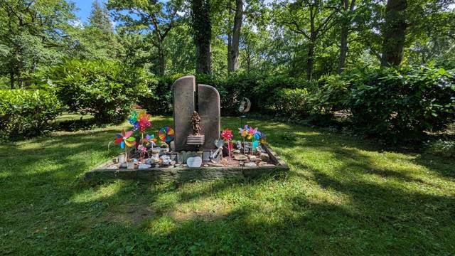 Auch auf dem Friedhof in Reuschenberg, gibt es einen Gedenkort für Sternenkinder.