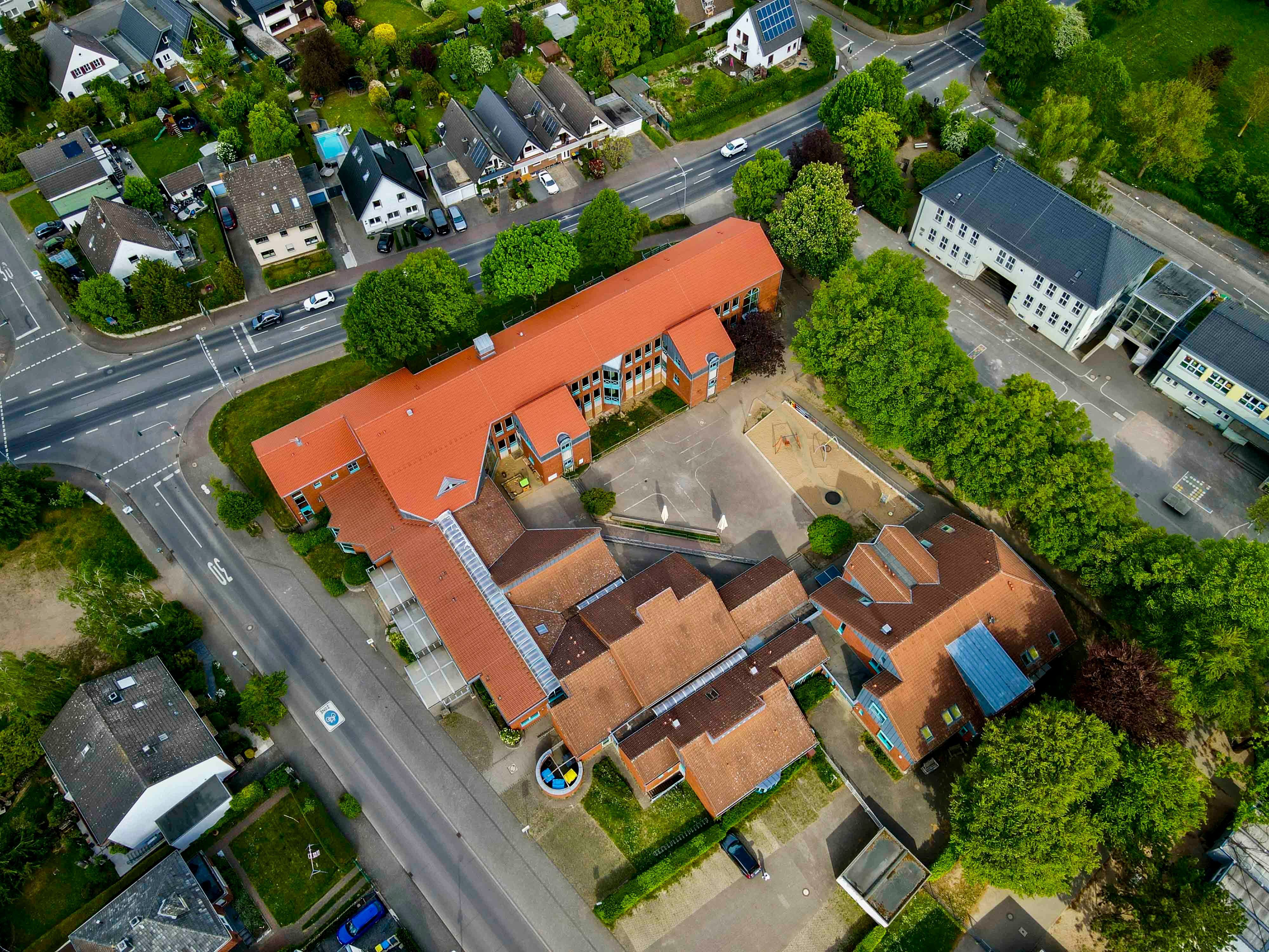 Das Luftbild zeigt die Hans-Verbeek-Schule in Euskirchen.