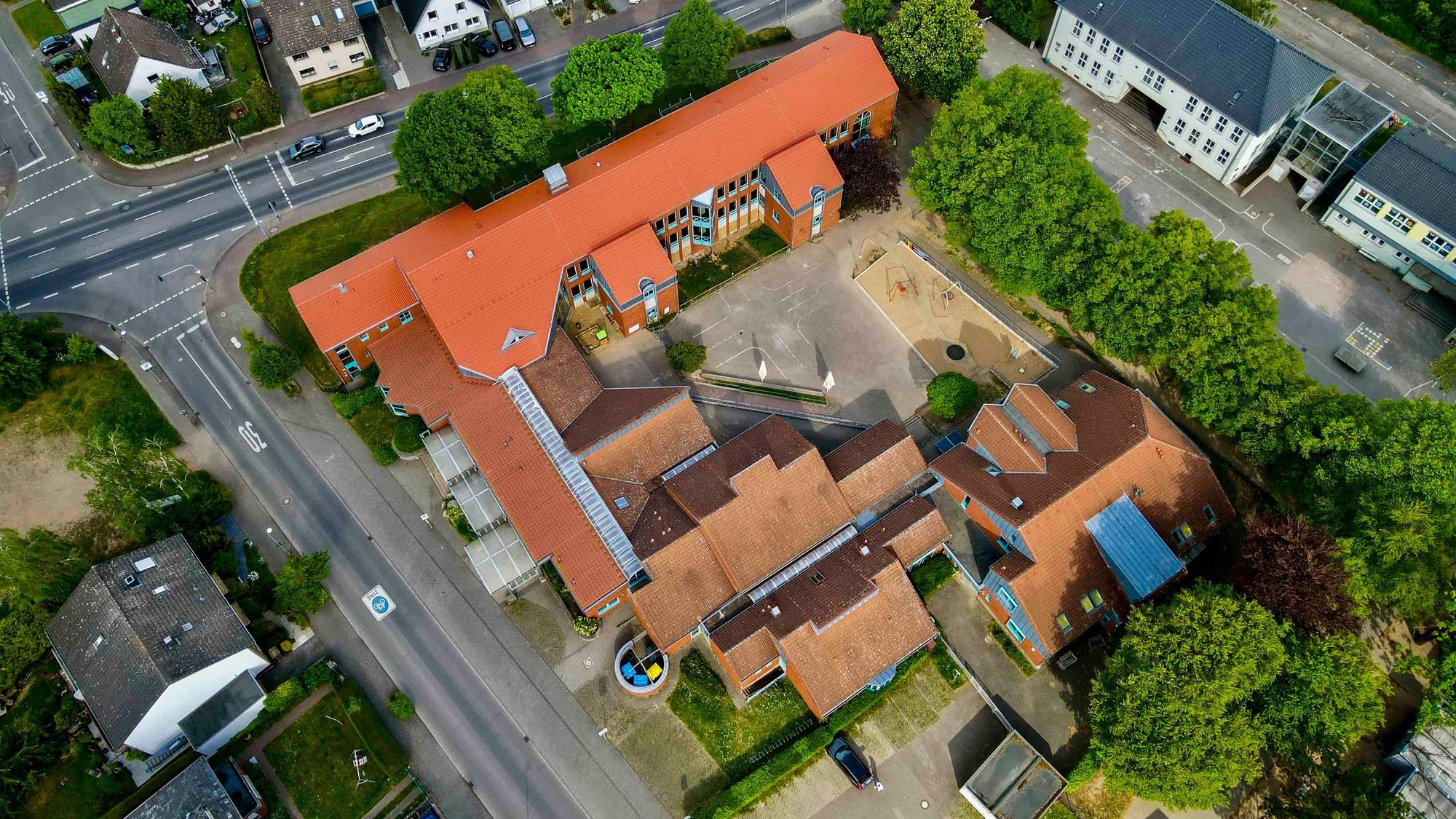 Das Luftbild zeigt die Hans-Verbeek-Schule in Euskirchen.