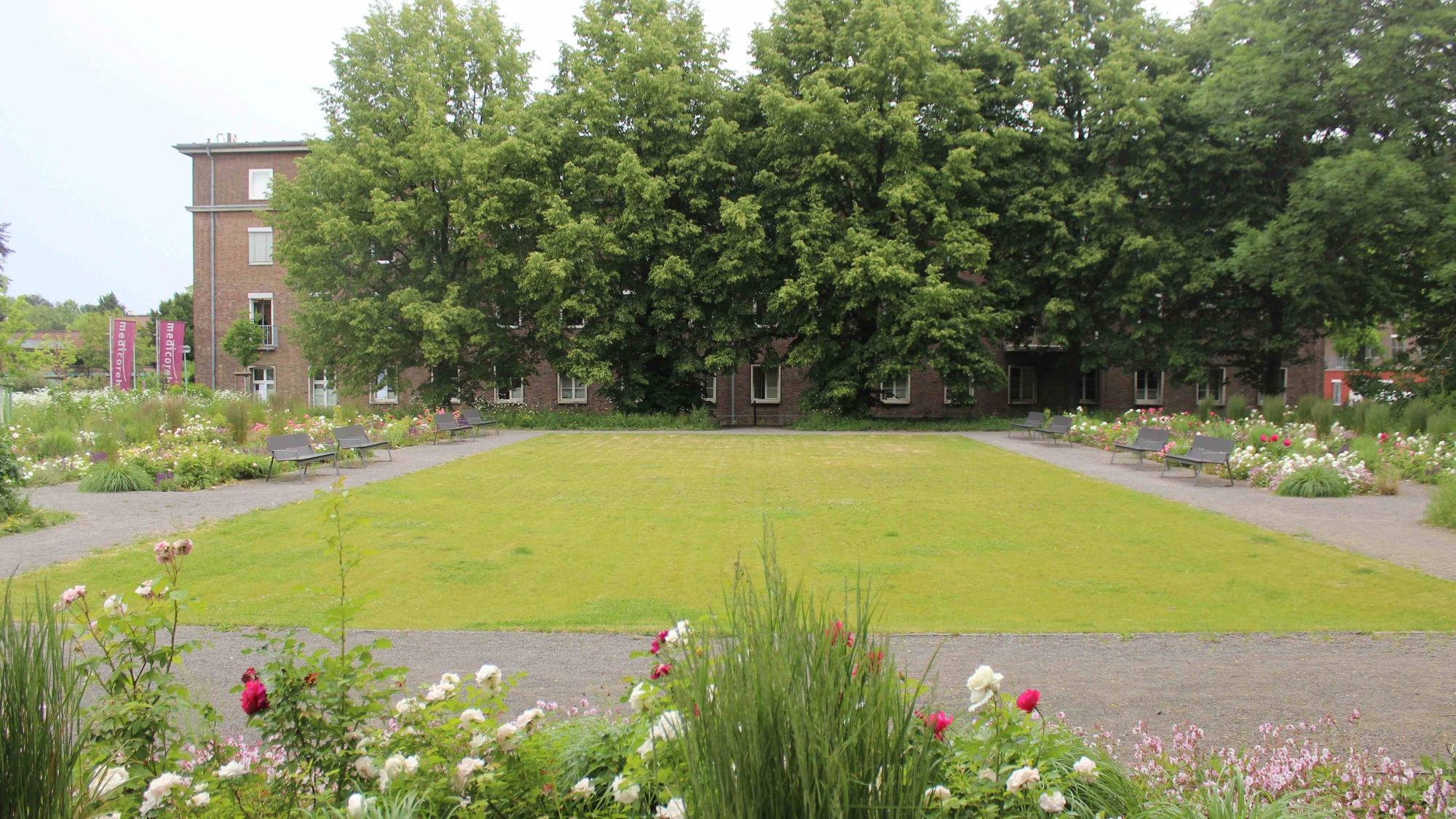 Rosengarten des St. Elisabeth-Krankenhauses Hohenlind