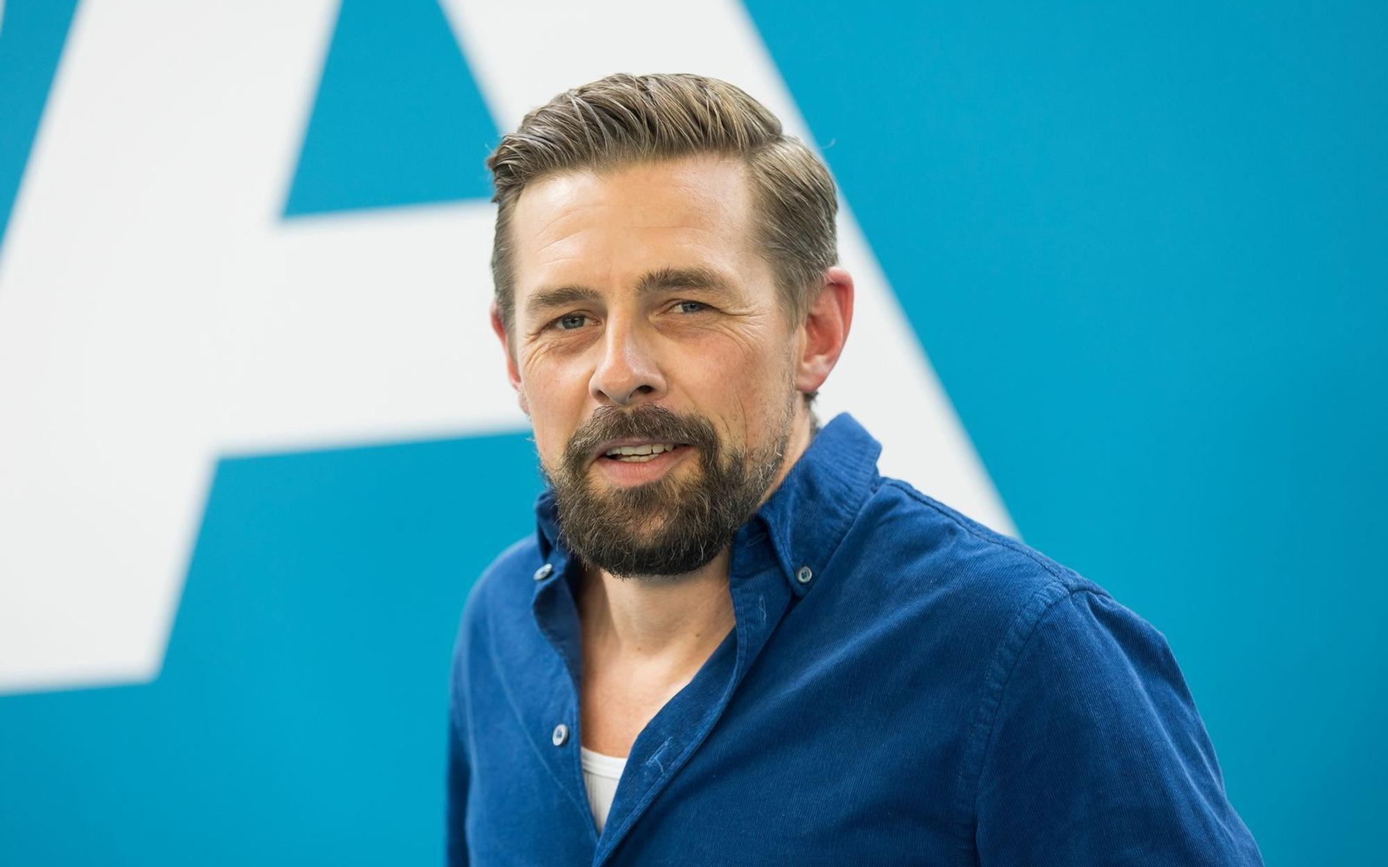 Entertainer Klaas Heufer-Umlauf war zu Gast im Politik-Podcast von Anne Will. (Bild: 2025 Getty Images/Ben Kriemann)