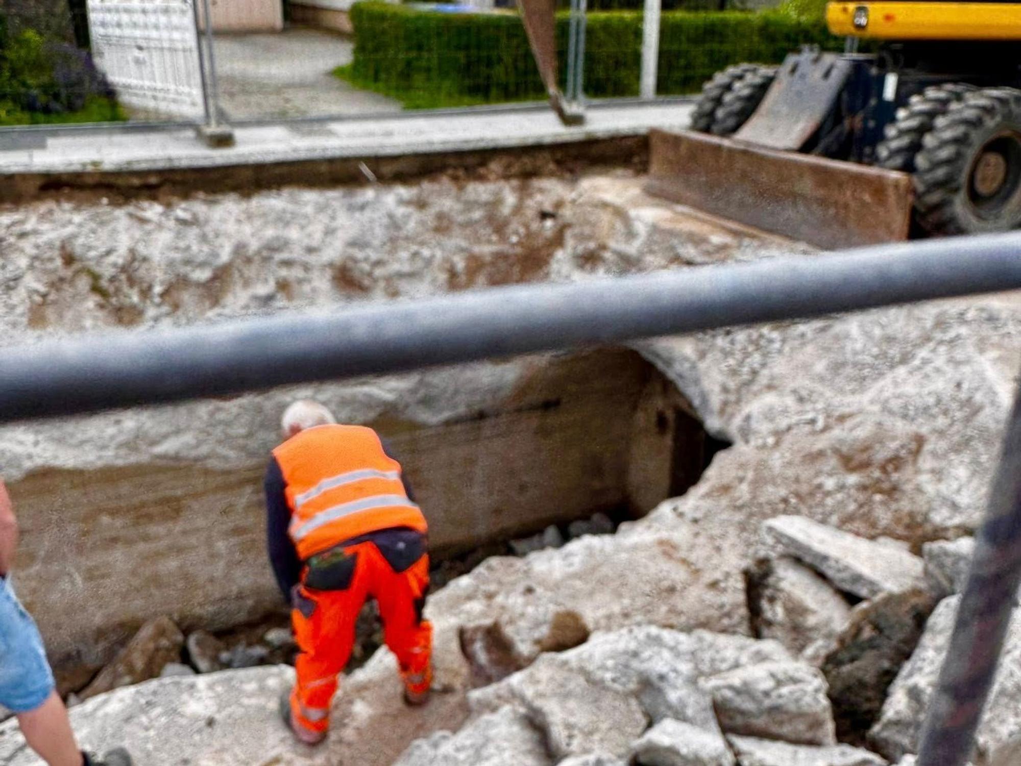 Die Bauarbeiten in der Berta-Lungstras-Straße wurden nach dem Fund des Bunkers gestoppt.