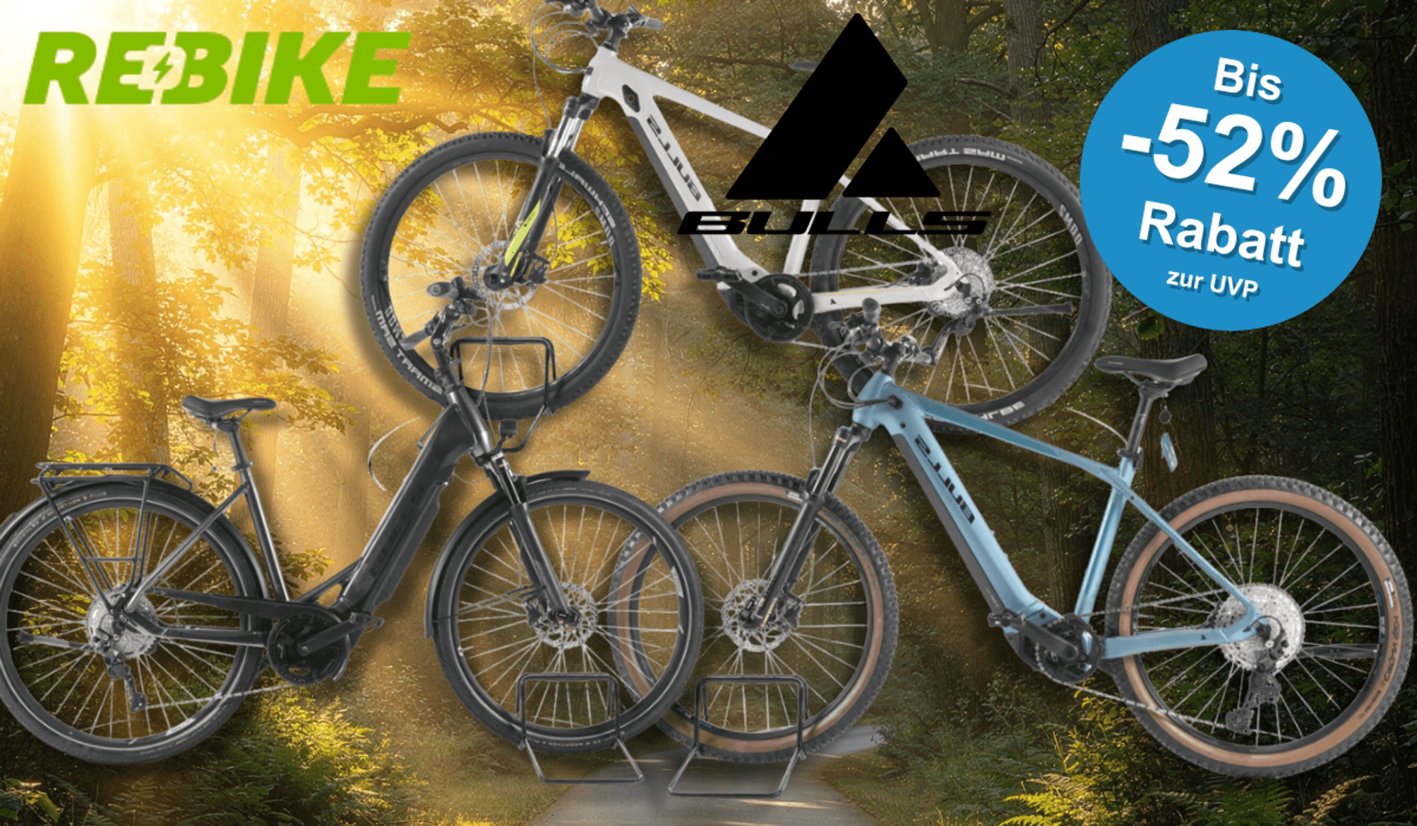 3 verschiedene E-Bikes von Bulls vor einem Fahrradweg.