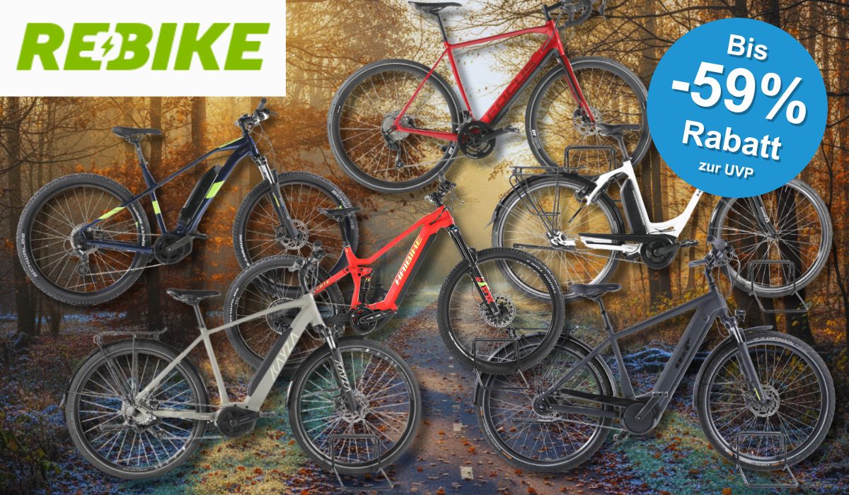 Mehrere refurbished E-Mountainbikes verschiedener Marken – darunter Cube, Corratec und Conway – vor alpiner Bergkulisse mit Wald und Felsen. Oben links das Rebike-Logo, oben rechts ein blauer Kreis mit der Aufschrift „Bis -59% Rabatt zur UVP". Die Bikes sind in verschiedenen Farben – hellblau, weiß, rot, blau und schwarz – zu sehen und repräsentieren eine kleine Auswahl aus dem aktuellen Rebike E-MTB-Sale-Angebot.
