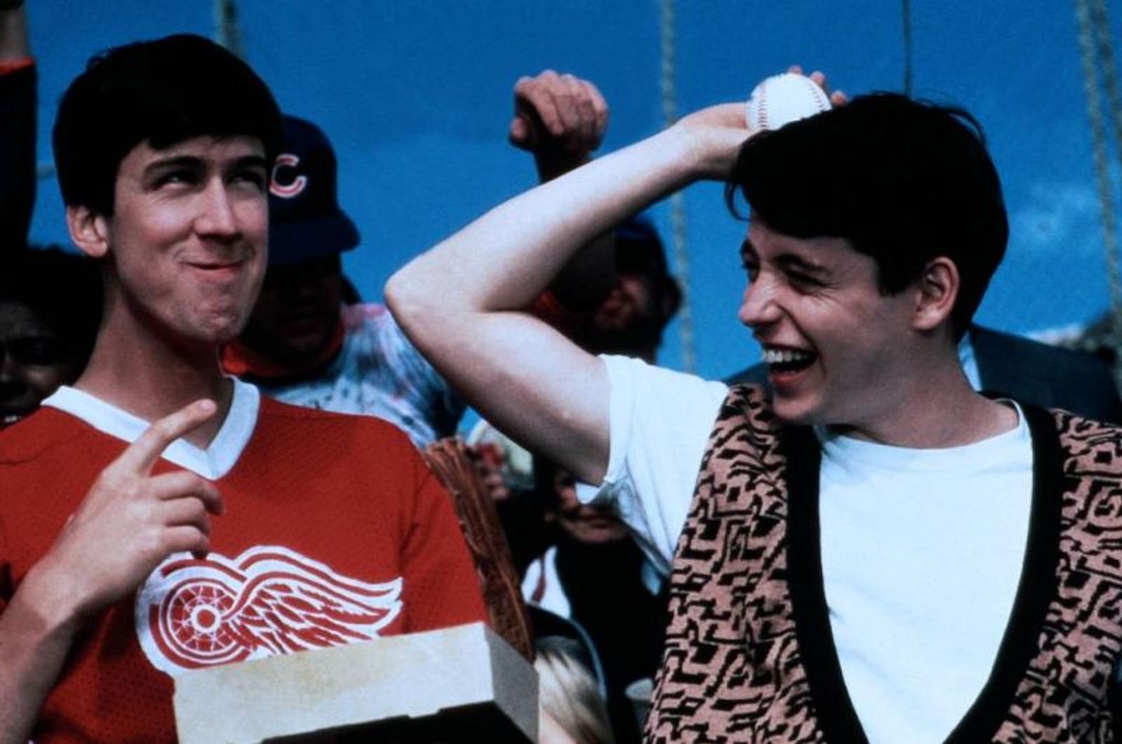 Als bester Freund und Sidekick von Ferris Bueller wurde Alan Ruck (links) ebenfalls zum Star. (Bild: Paramount)