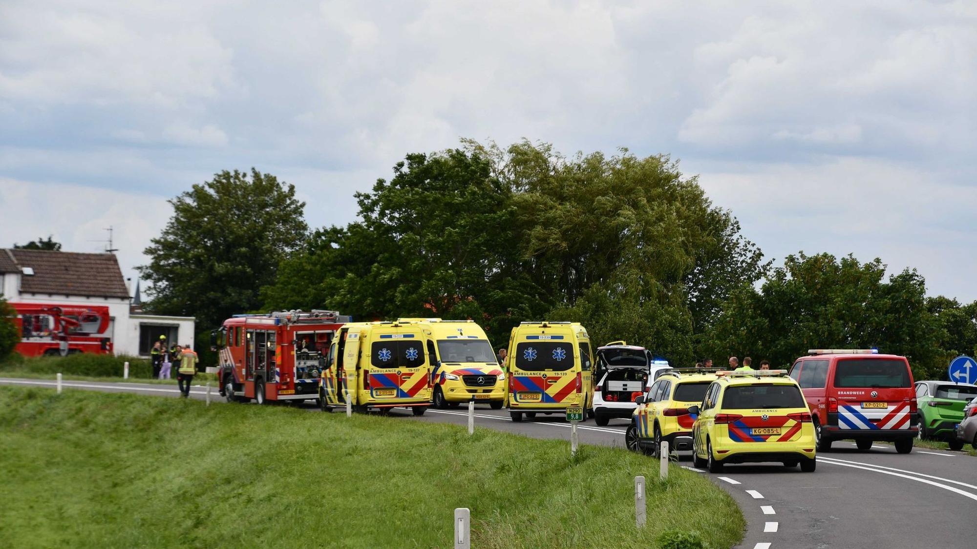 Auto schleudert in eine Schülergruppe in Vogelwaarde