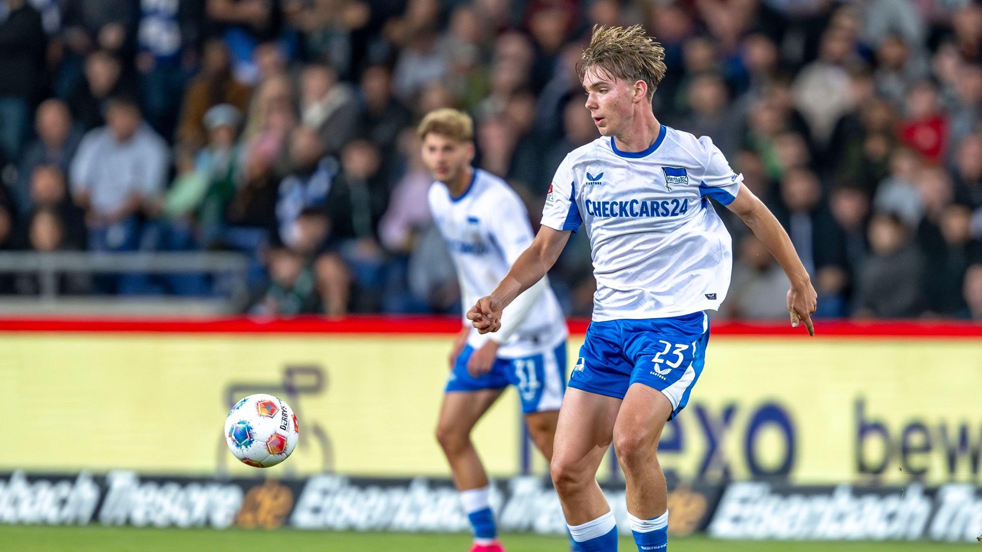 Kennet Eichhorn wird sich Bayer 04 Leverkusen anschließen und soll sein Talent unter Beweis stellen.