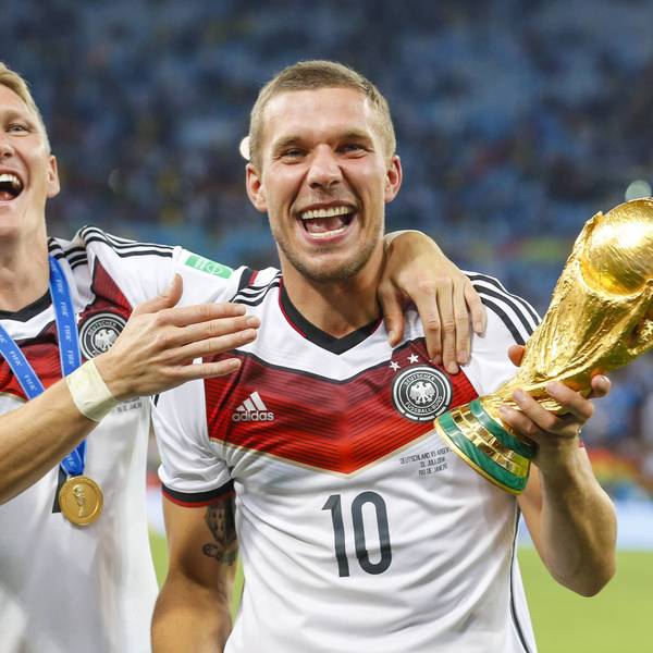 Bastian SCHWEINSTEIGER, DFB 7 Lukas PODOLSKI, DFB 10 Weltmeister WM-Pokal, WM, Trophaee, Trophy, FIFA-WM-Pokal, FIFA World Cup Trophy, Siegertrophaee, Fussball-Weltmeisterschaft, Jubel DEUTSCHLAND - ARGENTINIEN 1-0 n.V. FIFA Fussball WM FINALE Weltmeisterschaft am 13.07.2014 im Maracana Stadion von Rio de Janeiro
Bastian Schweinsteiger DFB 7 Lukas Podolski DFB 10 World Champion World Cup Cup World Cup Trophy Trophy FIFA World Cup Cup FIFA World Cup Trophy Football World Cup cheering Germany Argentina 1 0 n v FIFA Football World Cup Final World Cup at 13 07 2014 in Mara Cana Stadium from Rio de Janeiro