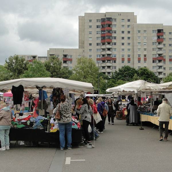 Der Wochenmarkt auf dem Liverpooler Platz findet donnerstags und samstags statt.