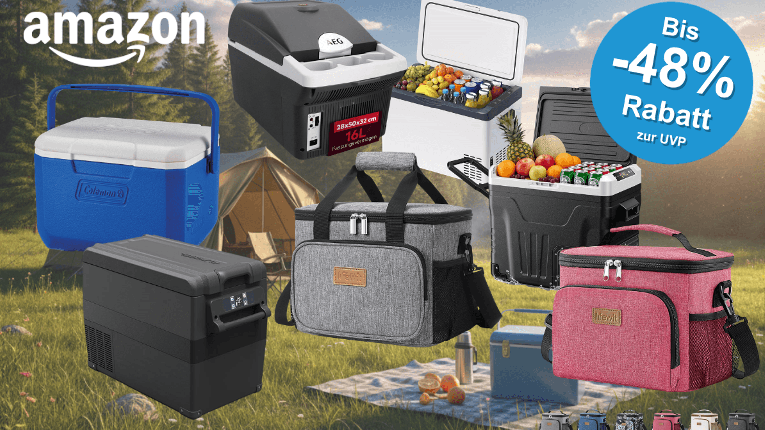 Camping-Kühlboxen und Kühltaschen im Amazon Sale – darunter eine blaue Coleman-Kühlbox, eine schwarze Kompressor-Kühlbox, eine thermoelektrische AEG-Kühlbox sowie graue und rosafarbene Kühltaschen von Lifewit – vor sommerlicher Outdoor-Kulisse mit Zelt und Wiese.