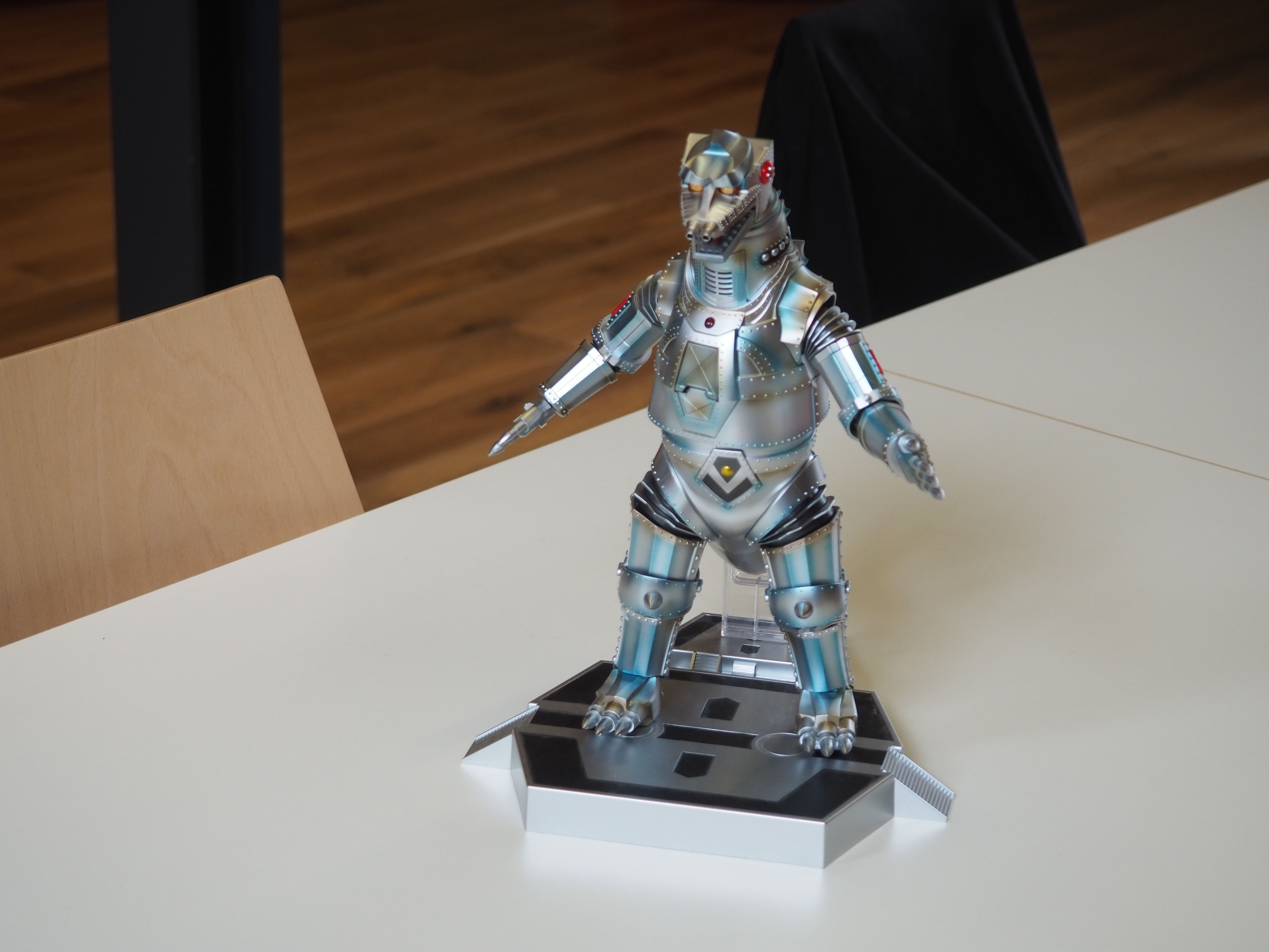 Das Bild zeigt ein Fantasy-Figur.