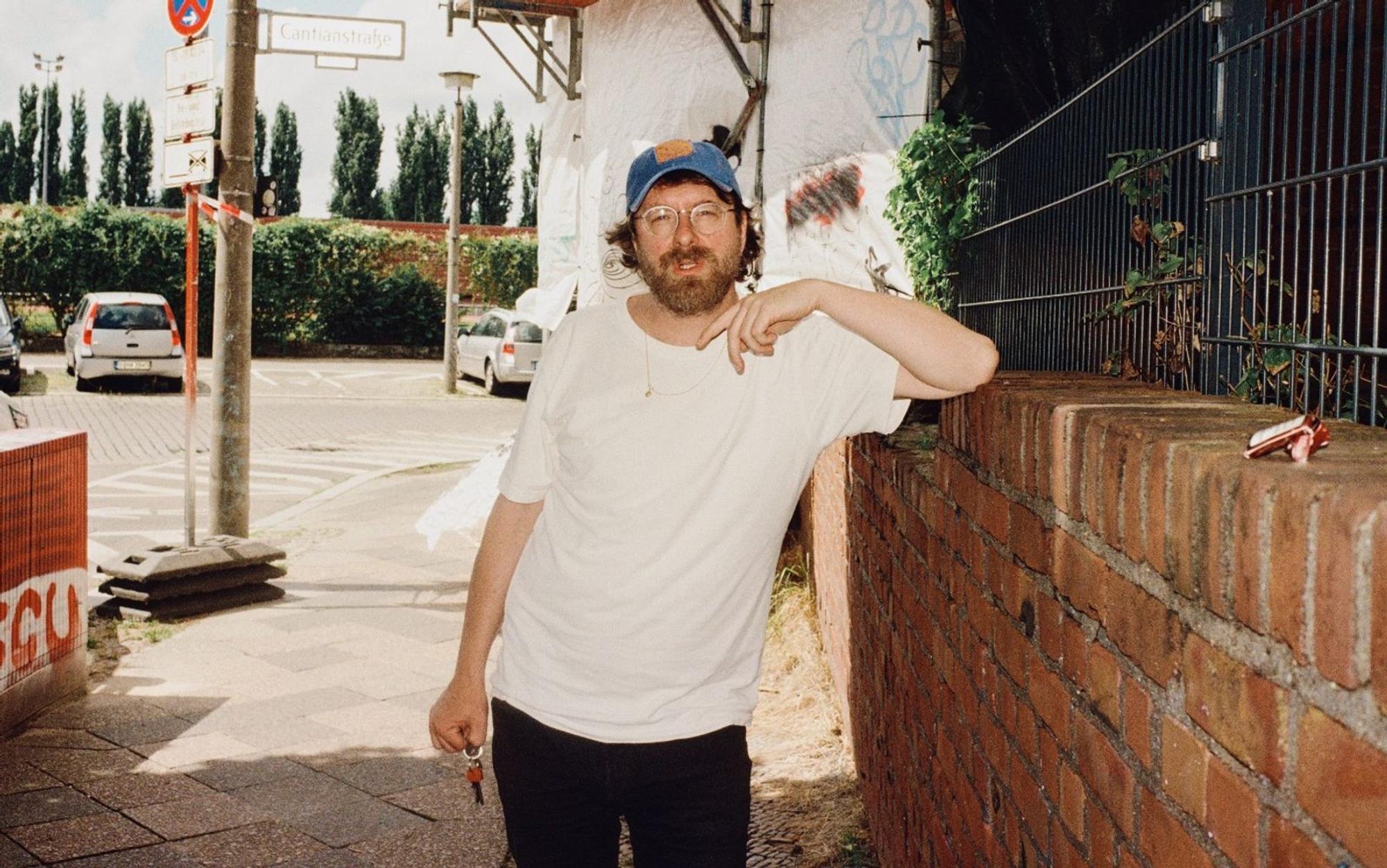 Francesco Wilking, in Lörrach aufgewachsener Sohn einer Italienerin, ist der musikalische Kopf der Crucchi Gang. (Bild: Universal Music)