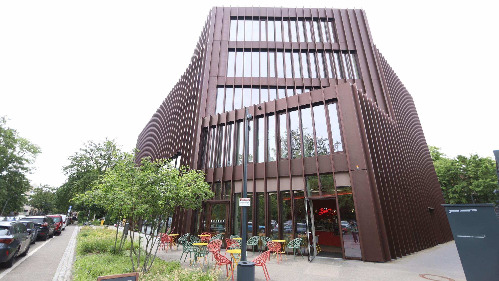08.06.2026, Köln: Neues Café Besito im Innodom Cologne Mit dem Café will sich das Gebäude, wo sich die Gründerszene trifft, mehr nach Lindenthal öffnen. Foto: Arton Krasniqi
