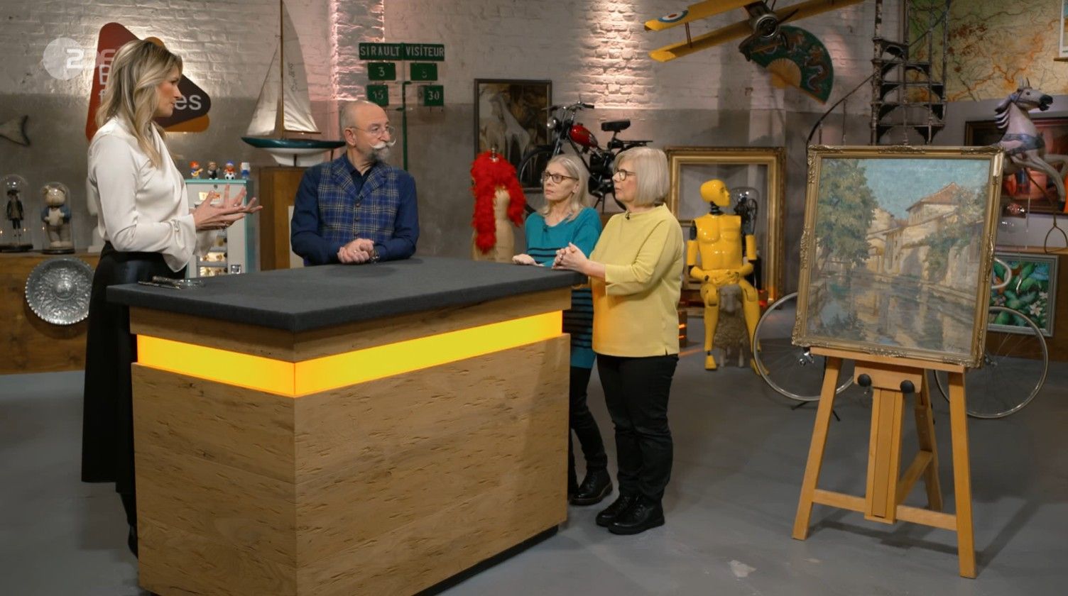 Die Kölner Schwester Gerlinde und Ute (v.r.) mit Moderator Horst Lichter und Expertin Bianca Berding bei „Bares für Rares“.