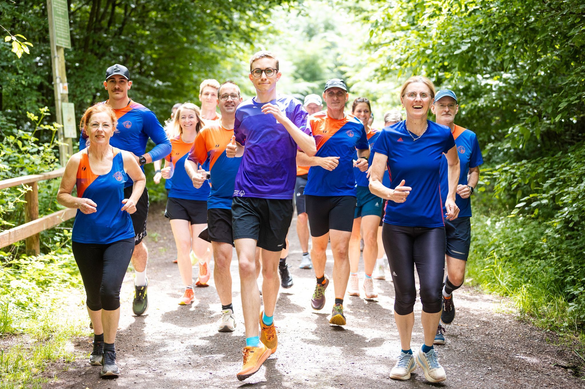 ein-lauf-ins-gl-ck-autist-fynn-thome-gewinnt-gold-bei-den-special-olympics