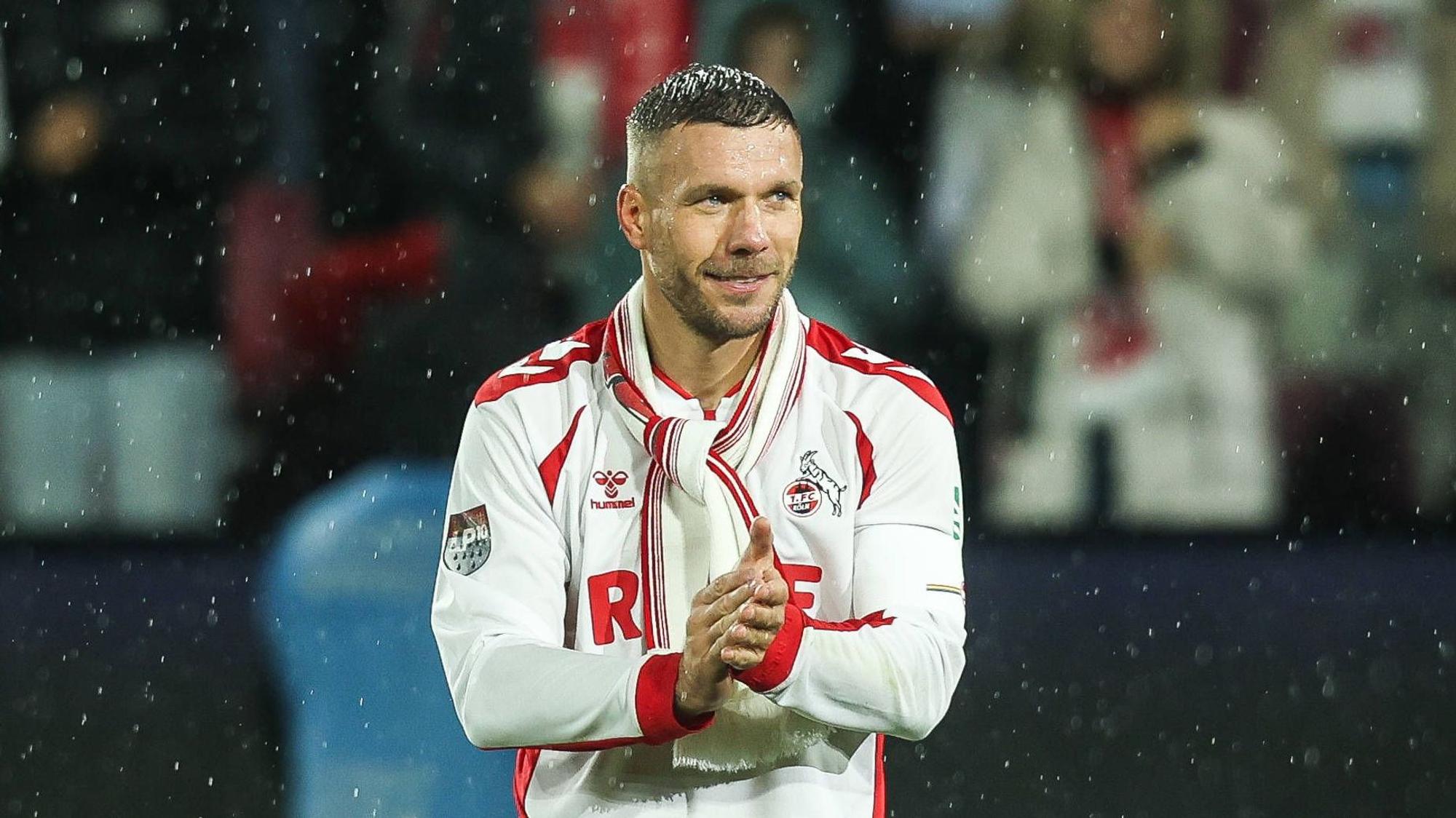 Lukas Podolski bei seinem Kölner Abschiedsspiel im Oktober 2024 in Müngersdorf