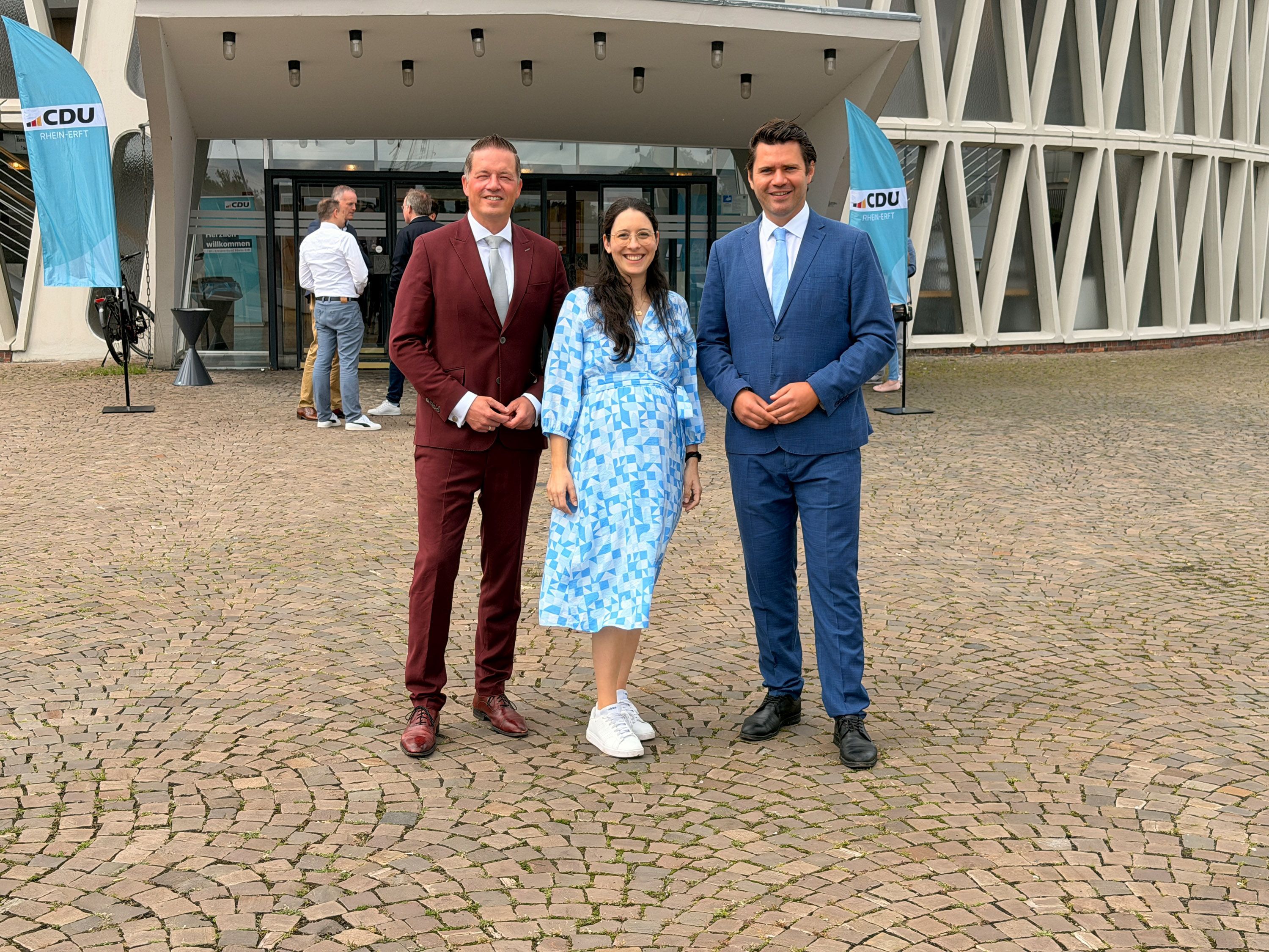 Zu sehen sind Gregor Golland, Romina Plonsker und Thomas Okos.