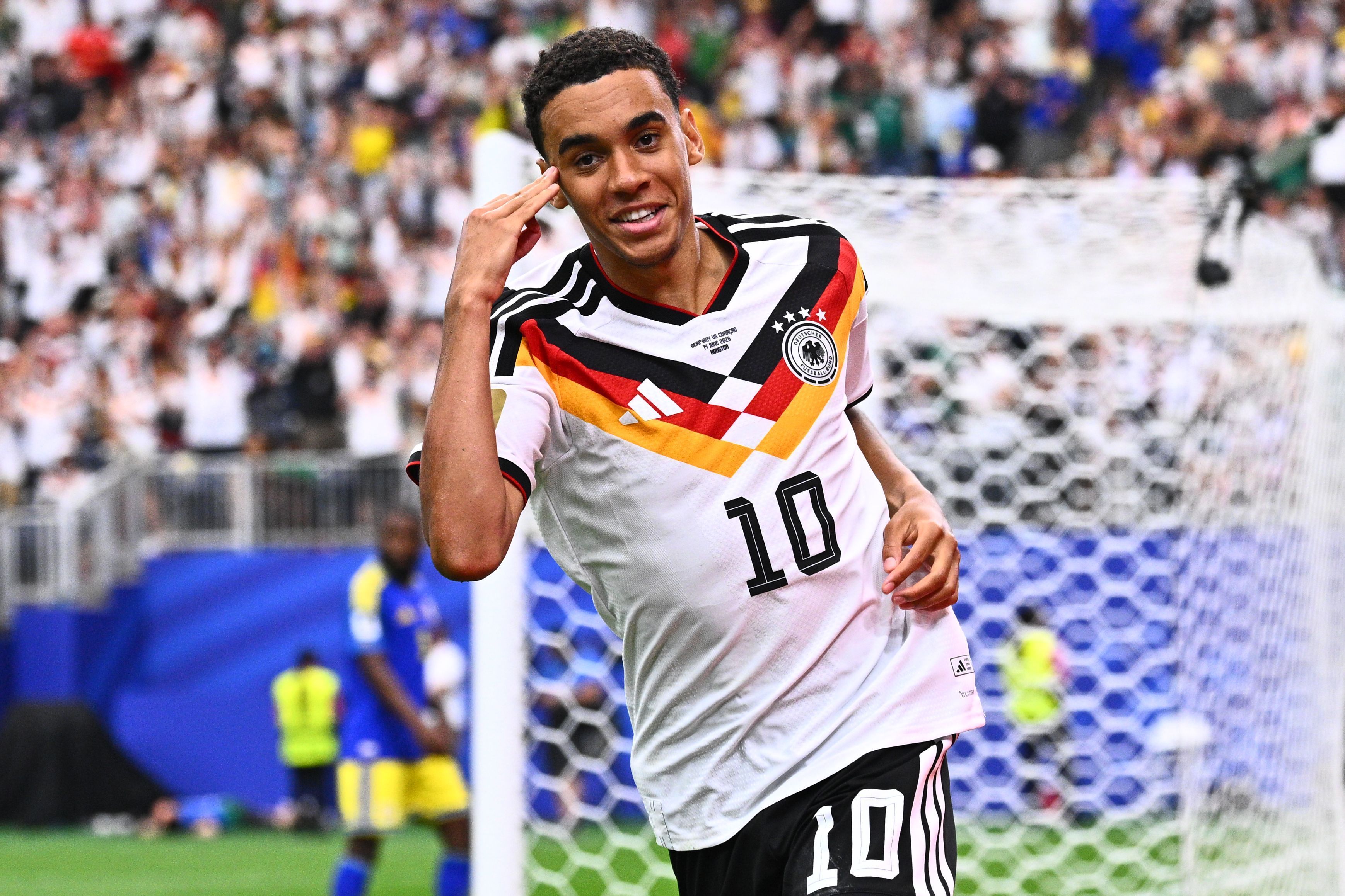 Jamal Musiala (Deutschland) bejubelt sein Tor zum 4:1.