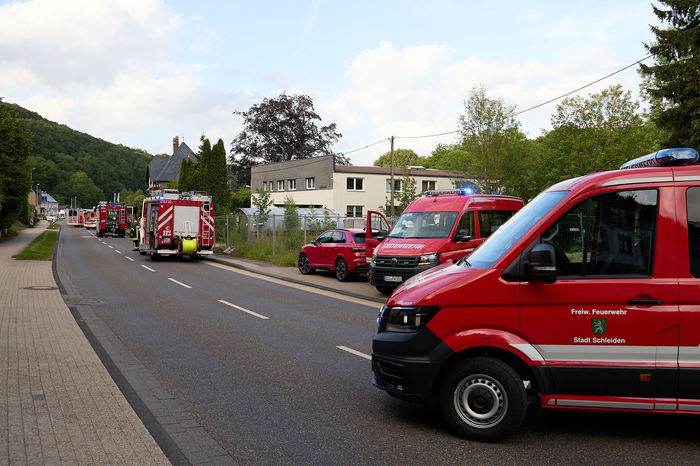 In der Asylbewerberunterkunft in Schleiden fand ein Großeinsatz der Feuerwehr und des Rettungsdienstes statt.