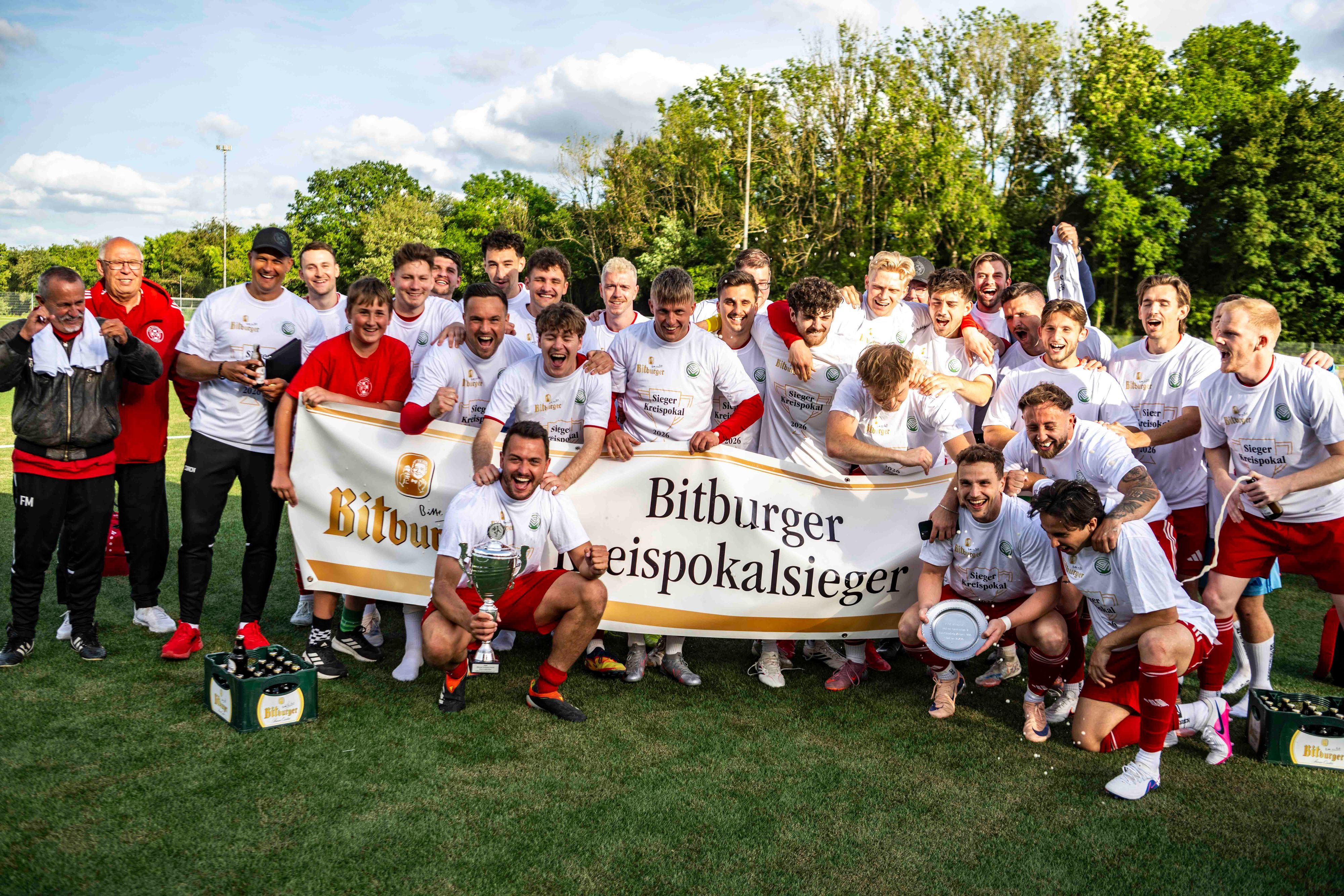 Pokalfinale-Z-lpich-tut-sich-gegen-Bessenich-schwer-kr-nt-aber-berragende-Saison