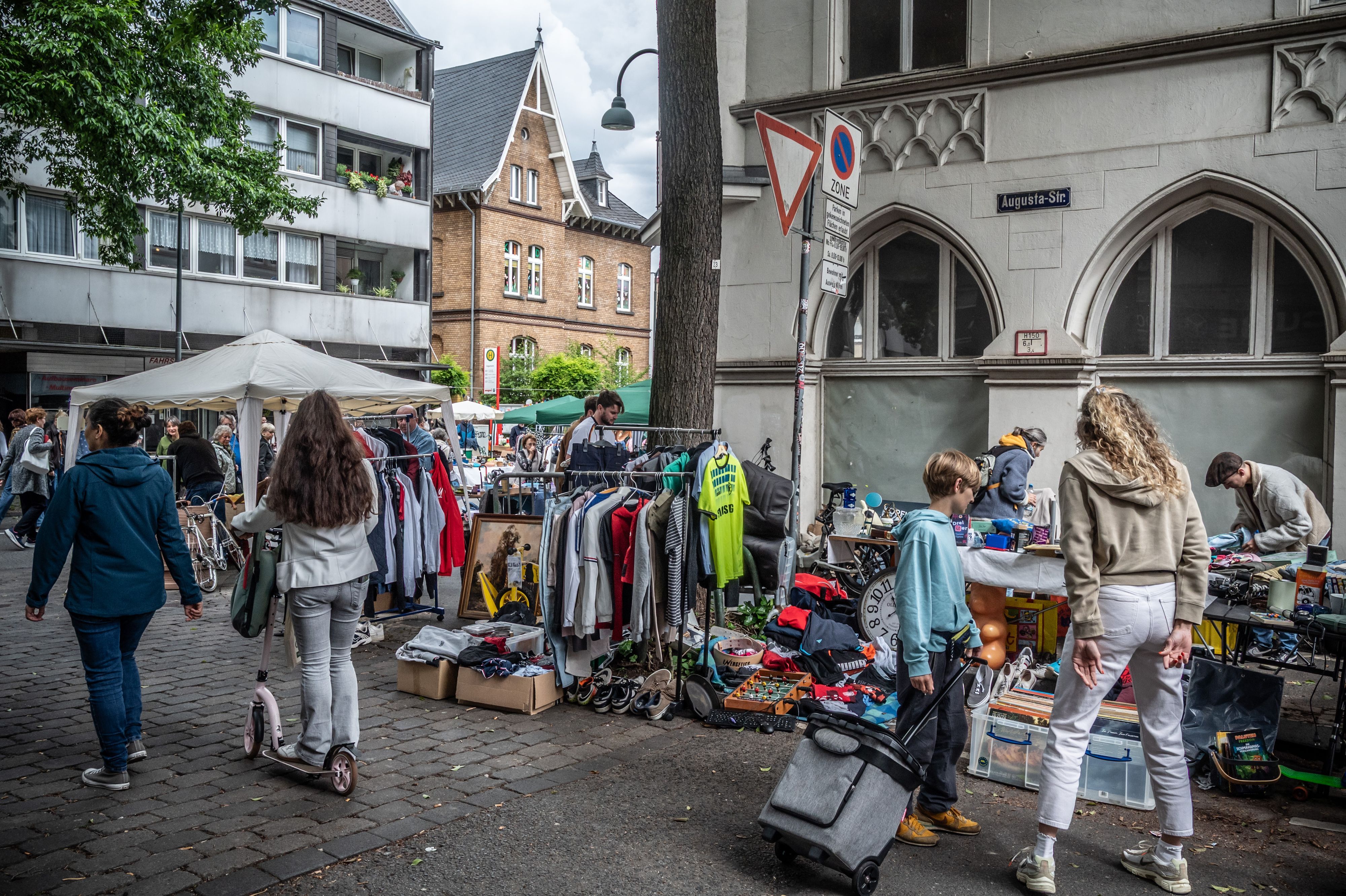 Opladen. Häuser Neustadtfest Opladen Bild: Ralf Krieger